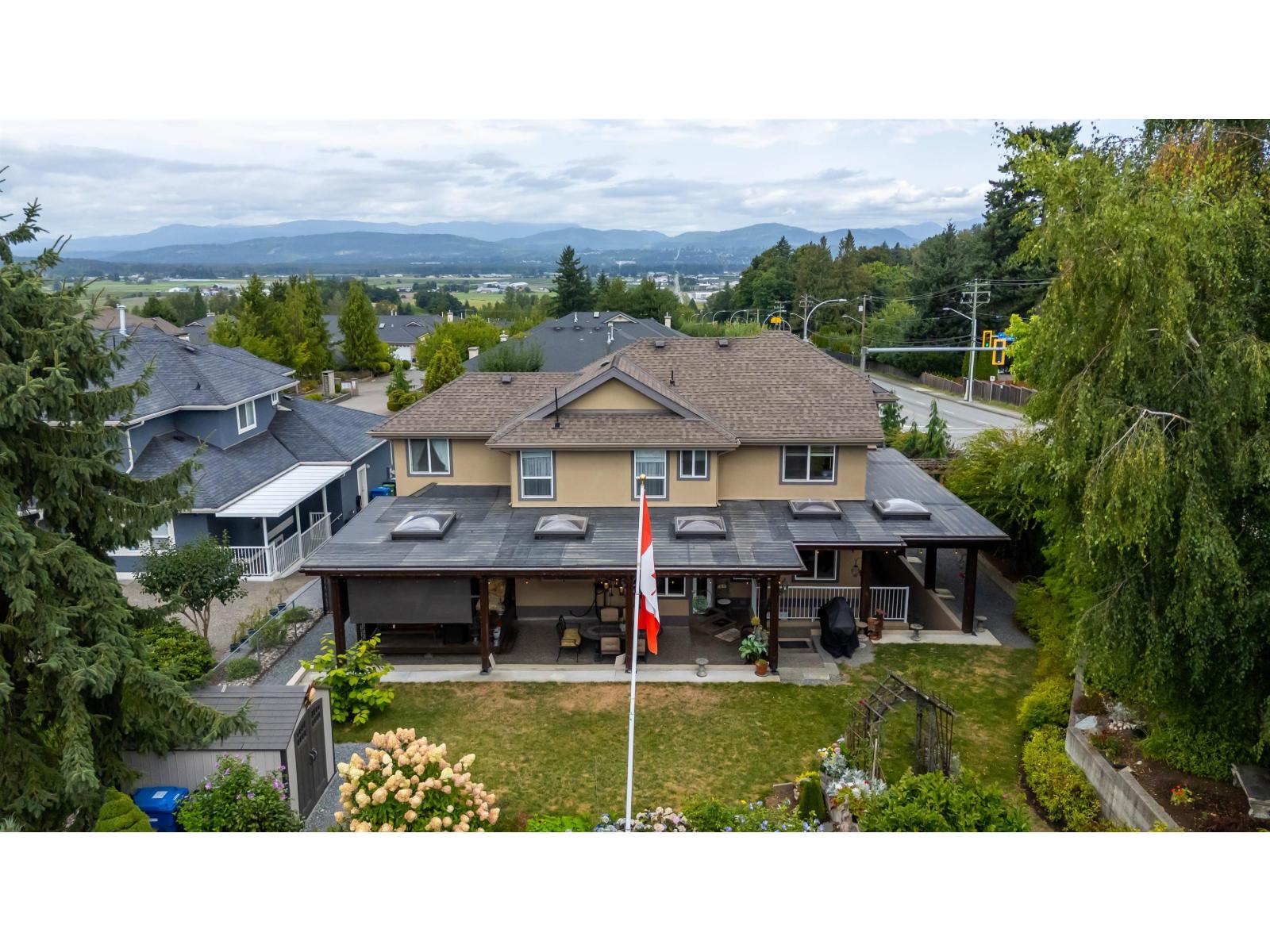 Photo 5 of 32788 Chilcotin Drive, Abbotsford BC