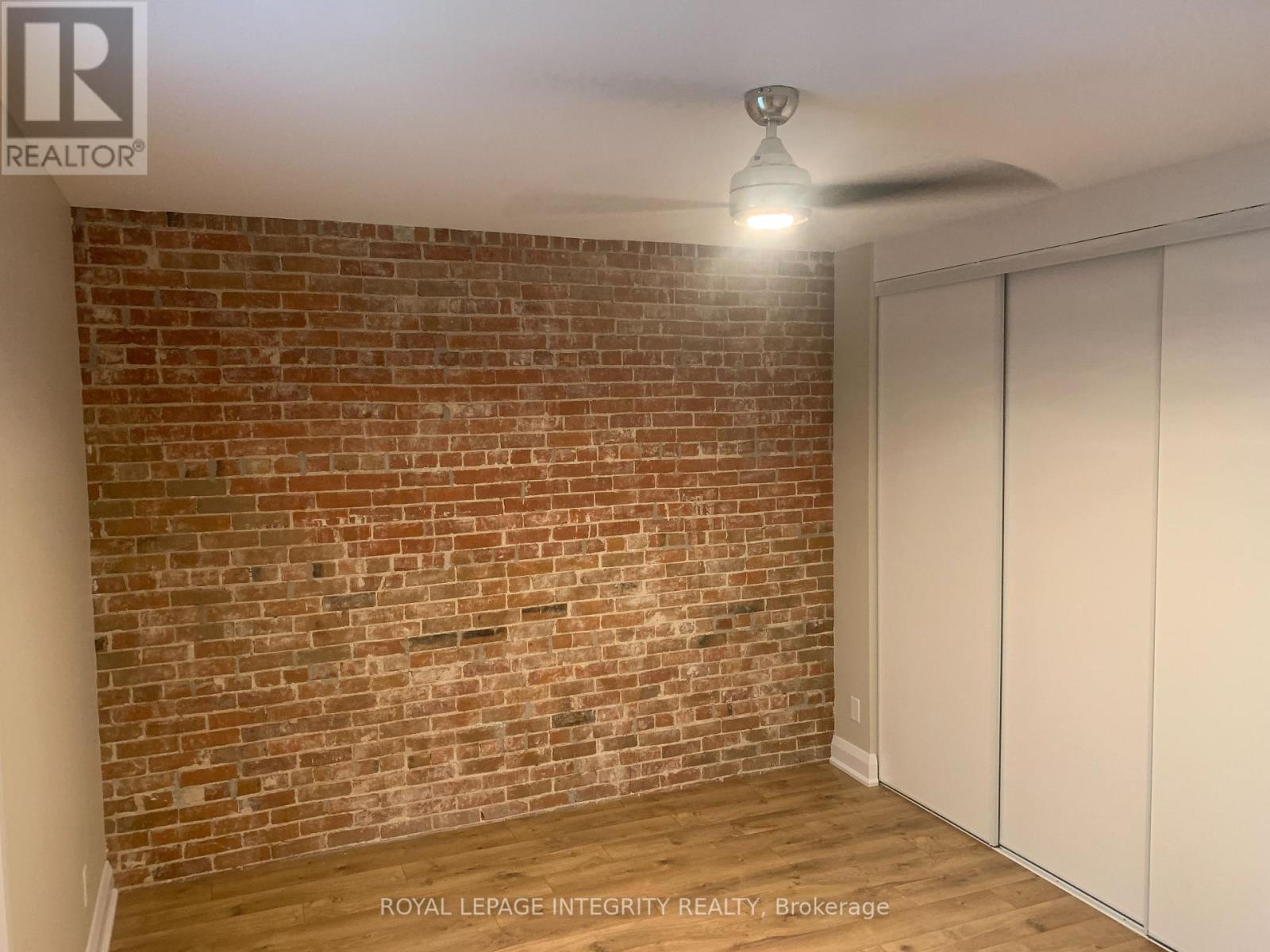 Photo 6 of 2 470 Besserer Street, Ottawa ON