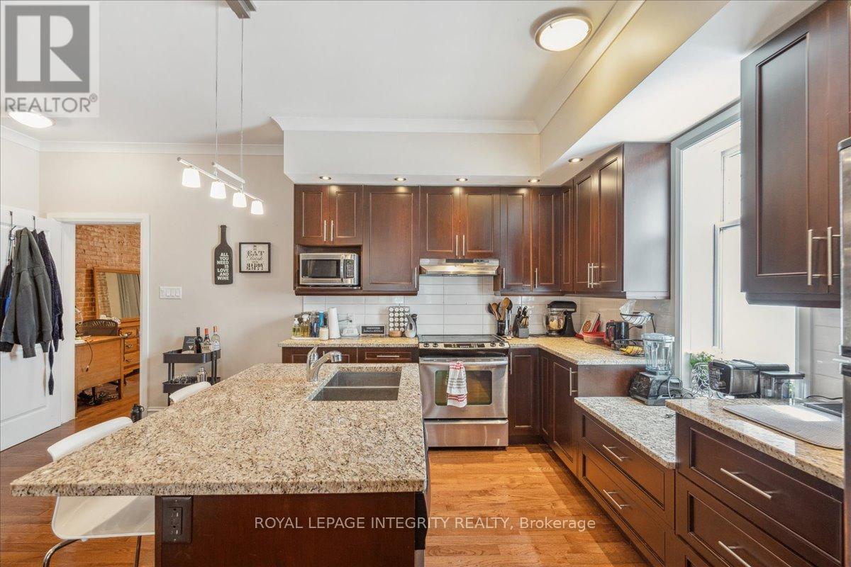 Photo 8 of 1 468 Besserer Street, Ottawa ON