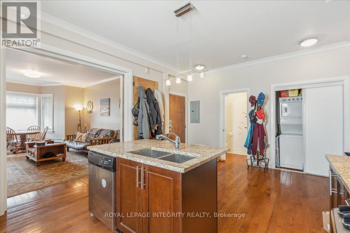 Photo 3 of 1 468 Besserer Street, Ottawa ON