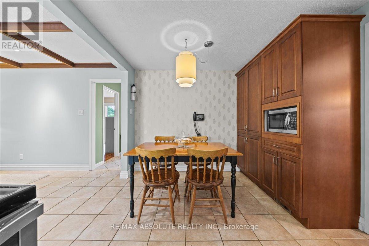 Photo 18 of 22 Banting Crescent, Ottawa ON