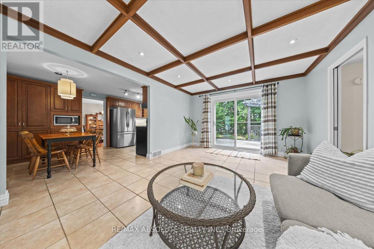 Photo 19 of 22 Banting Crescent, Ottawa ON