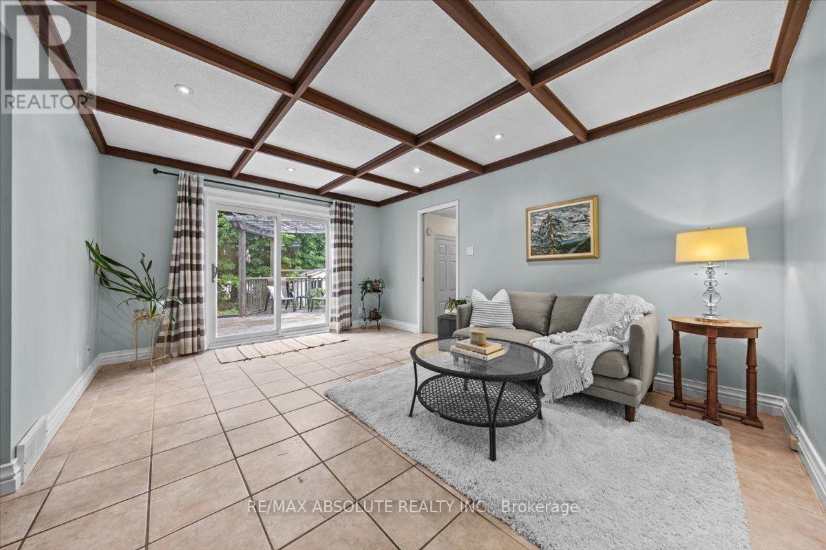Photo 20 of 22 Banting Crescent, Ottawa ON