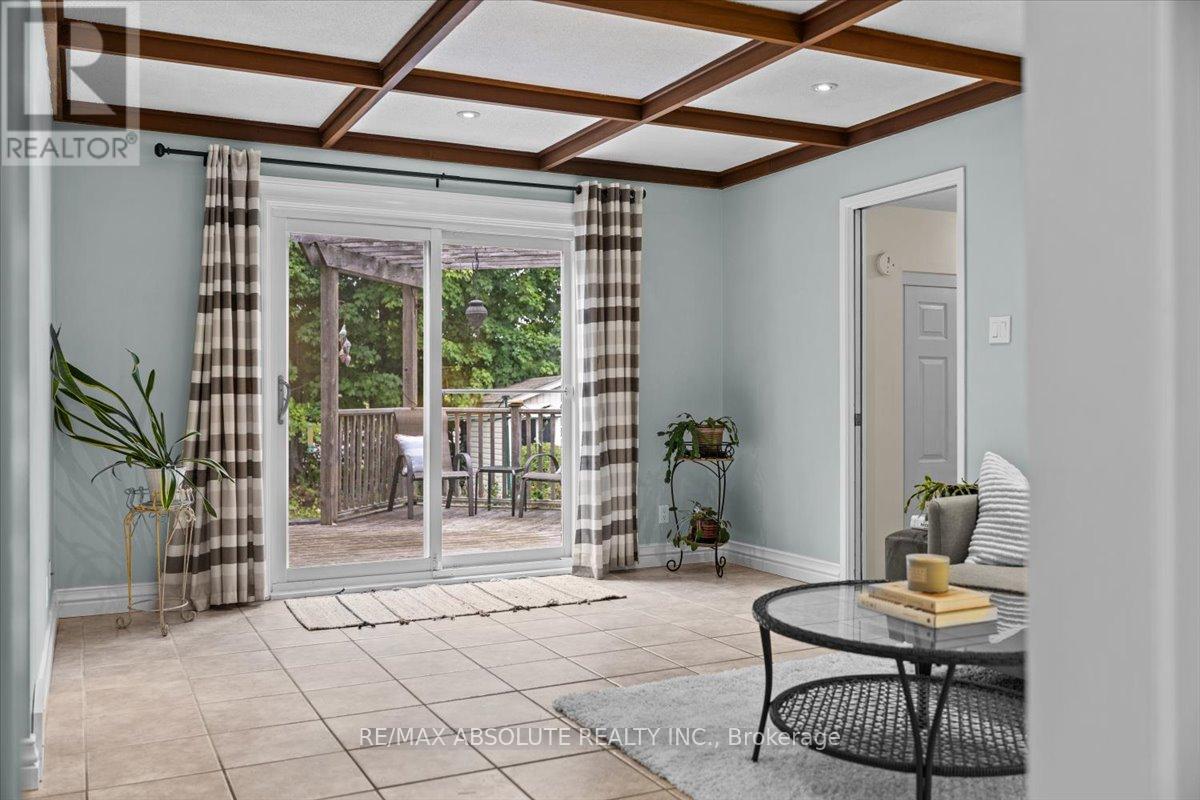 Photo 21 of 22 Banting Crescent, Ottawa ON
