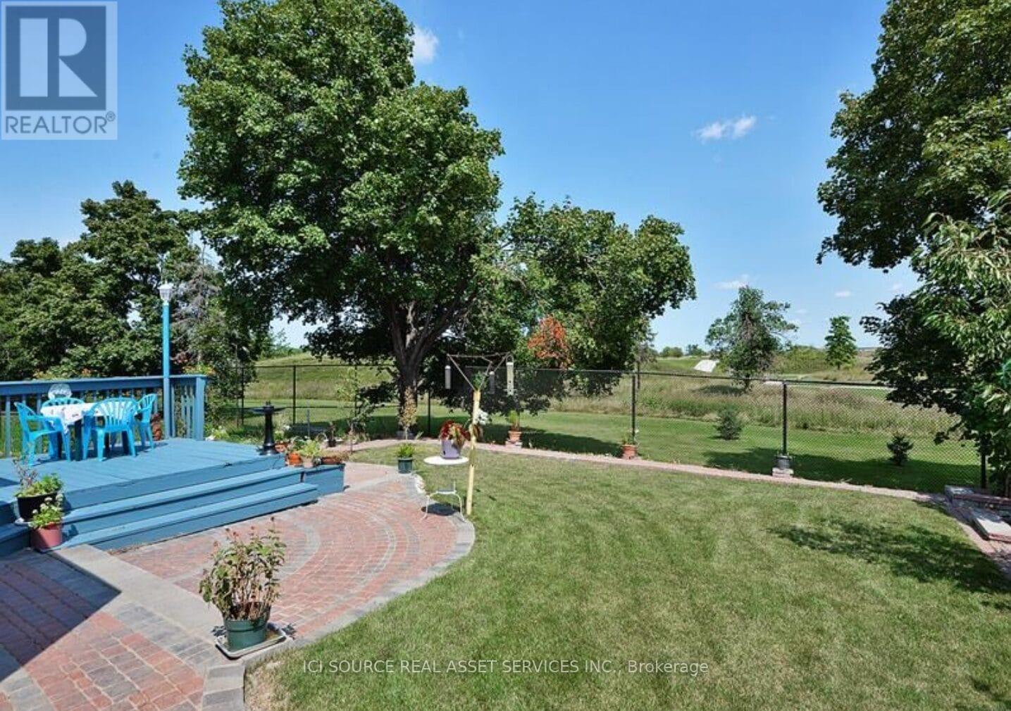 Photo 8 of 20 Plover Place, Brampton ON