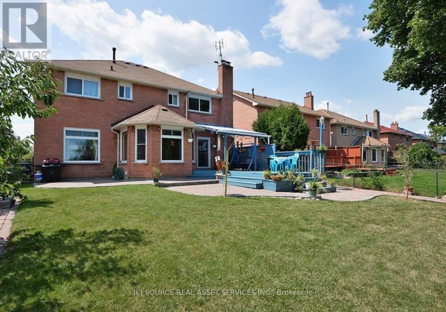 Photo 1 of 20 Plover Place, Brampton ON