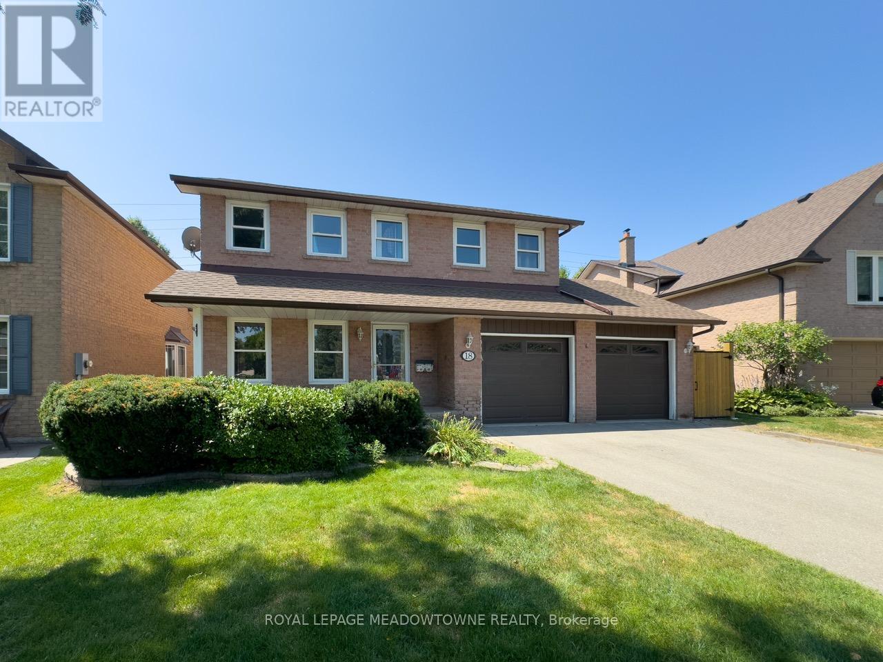 Photo 14 of 18 Cotswold Court, Halton Hills ON