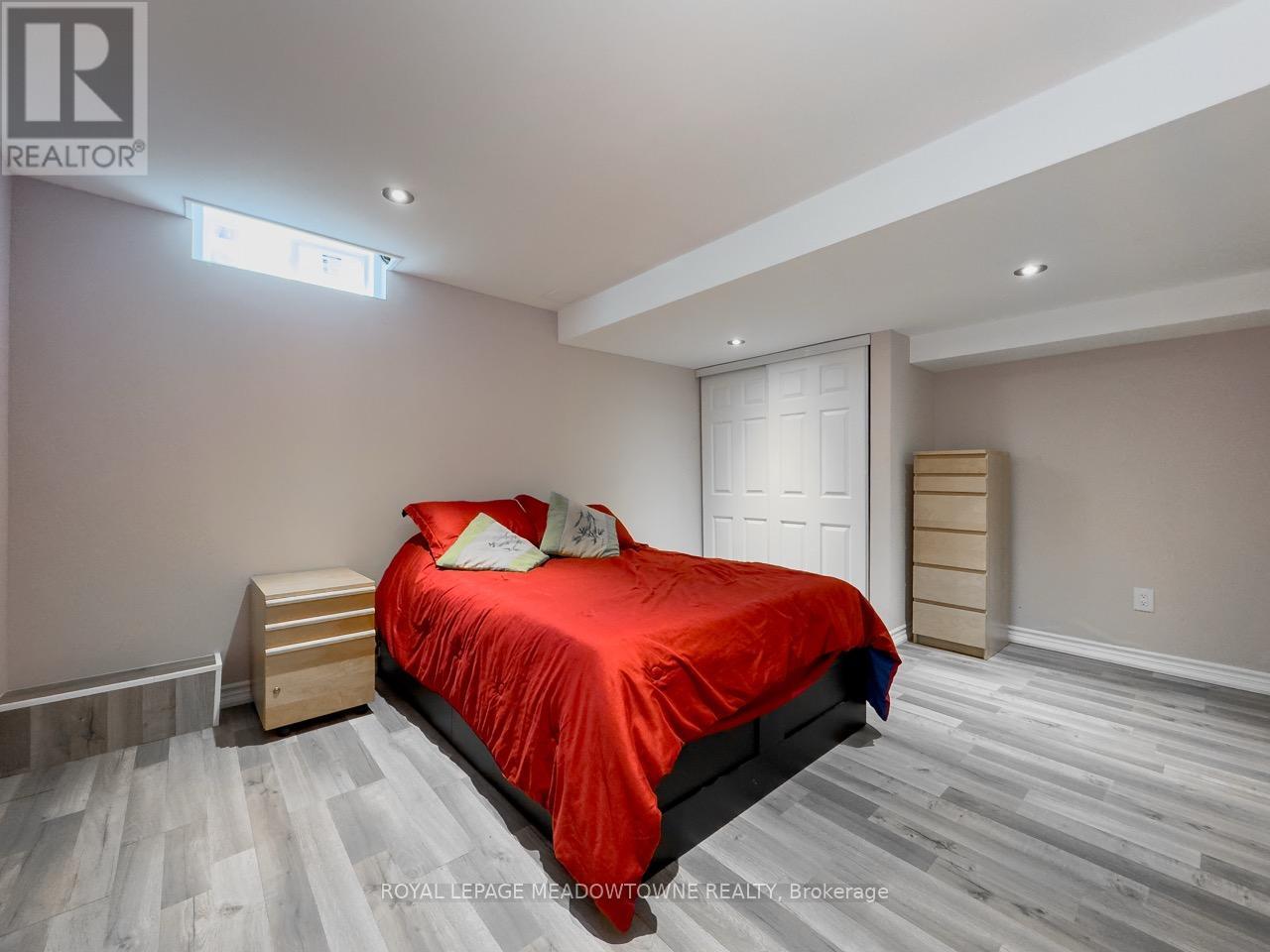 Photo 18 of 18 Cotswold Court, Halton Hills ON