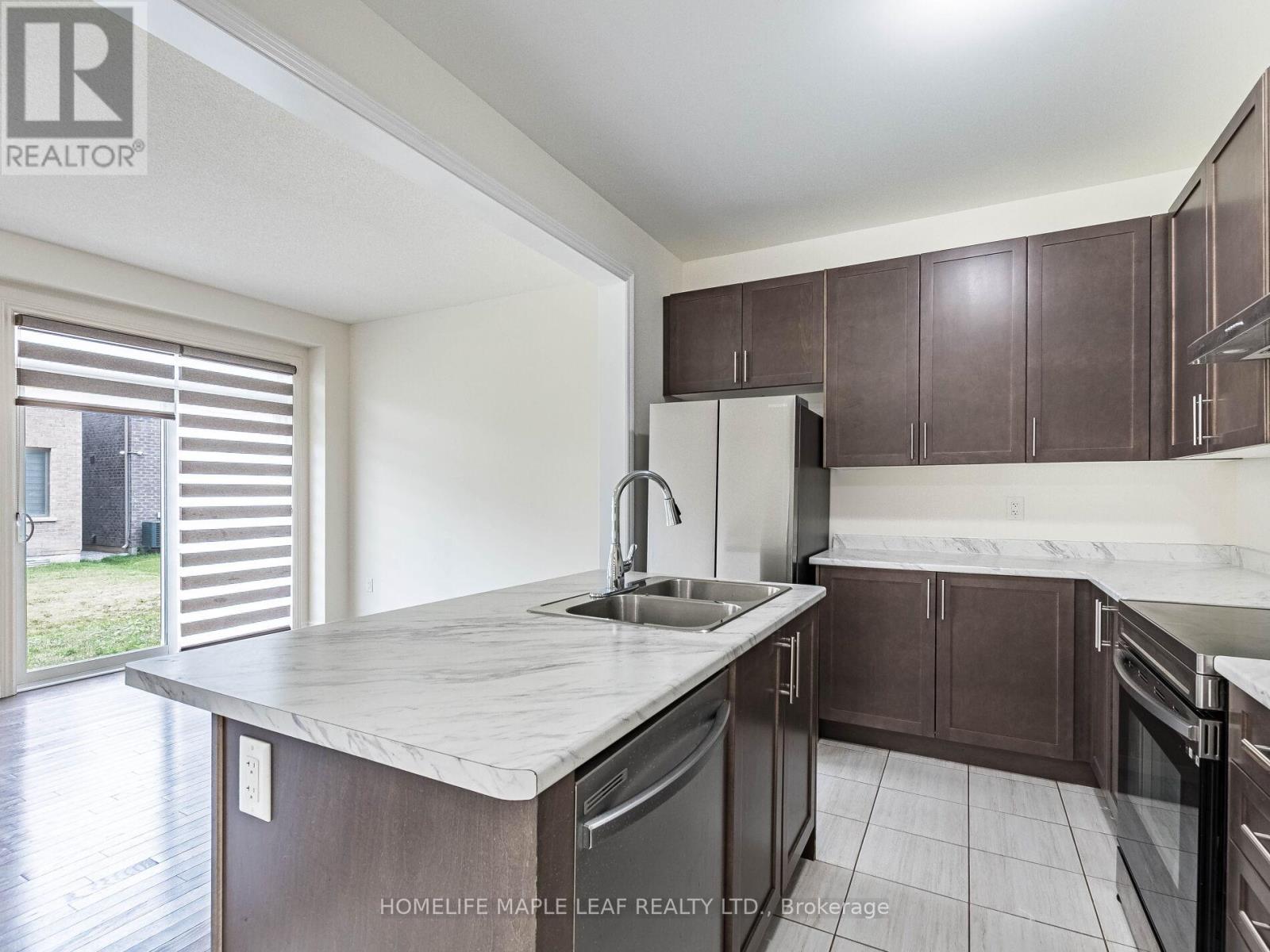 Photo 11 of 10 Truffle Court, Brampton ON