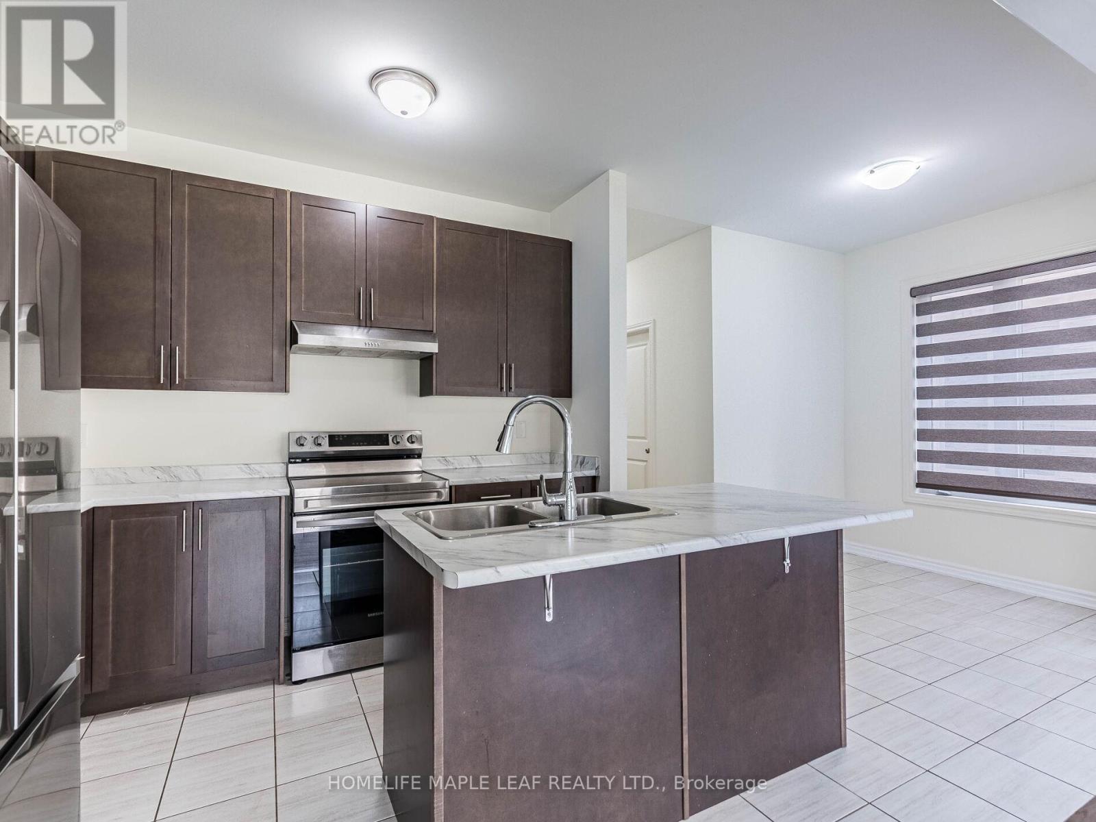Photo 12 of 10 Truffle Court, Brampton ON