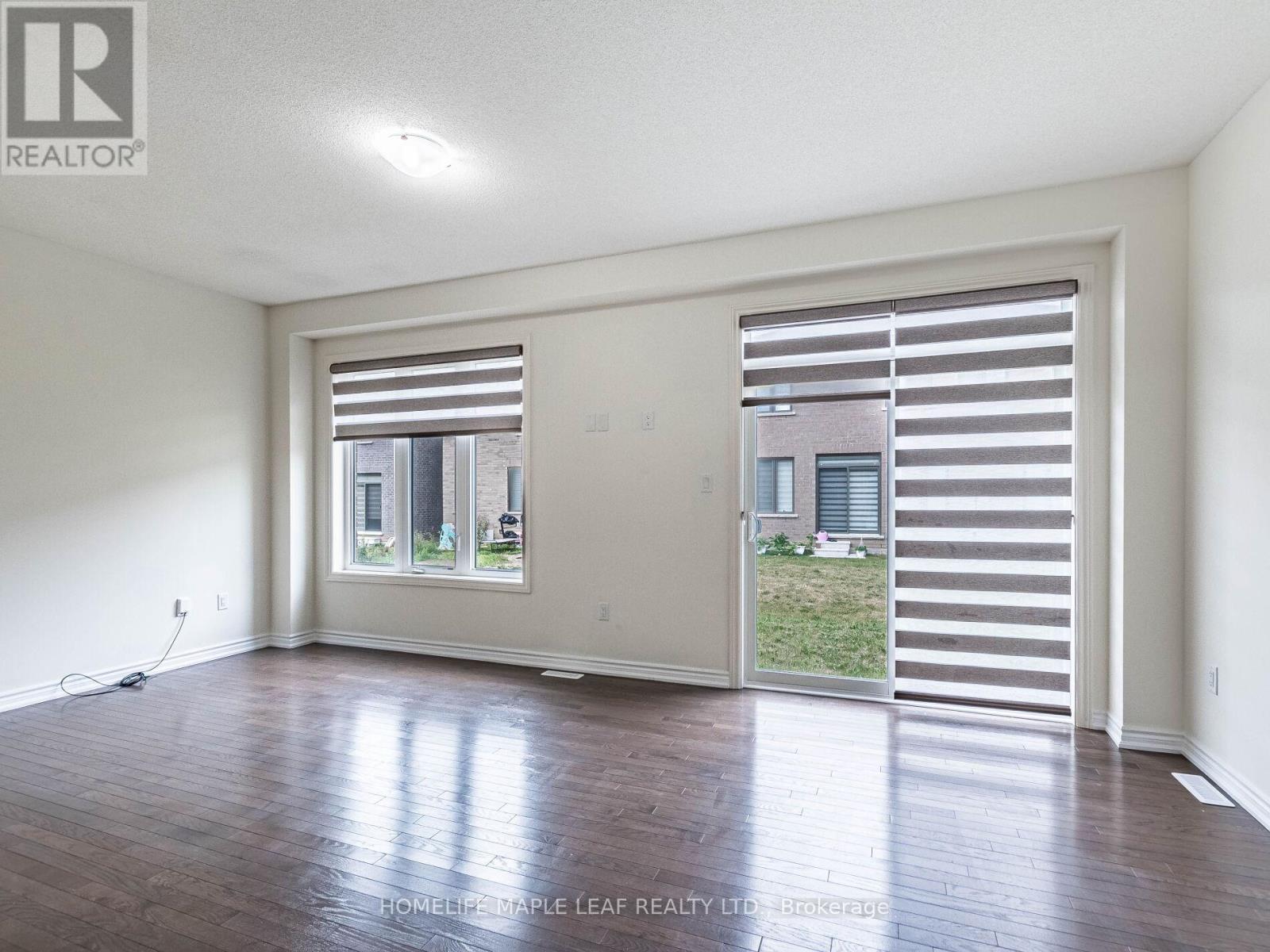 Photo 18 of 10 Truffle Court, Brampton ON