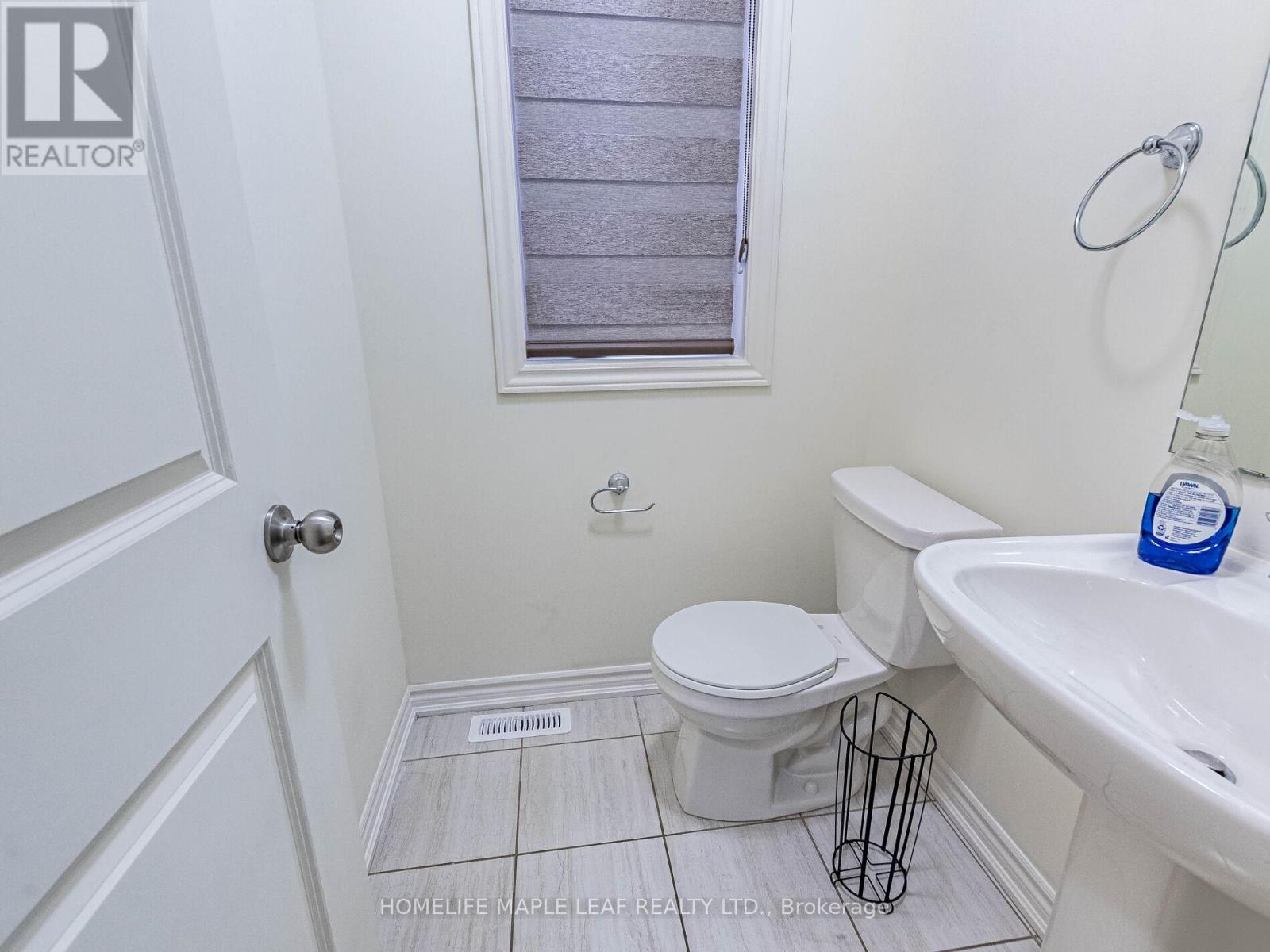 Photo 19 of 10 Truffle Court, Brampton ON