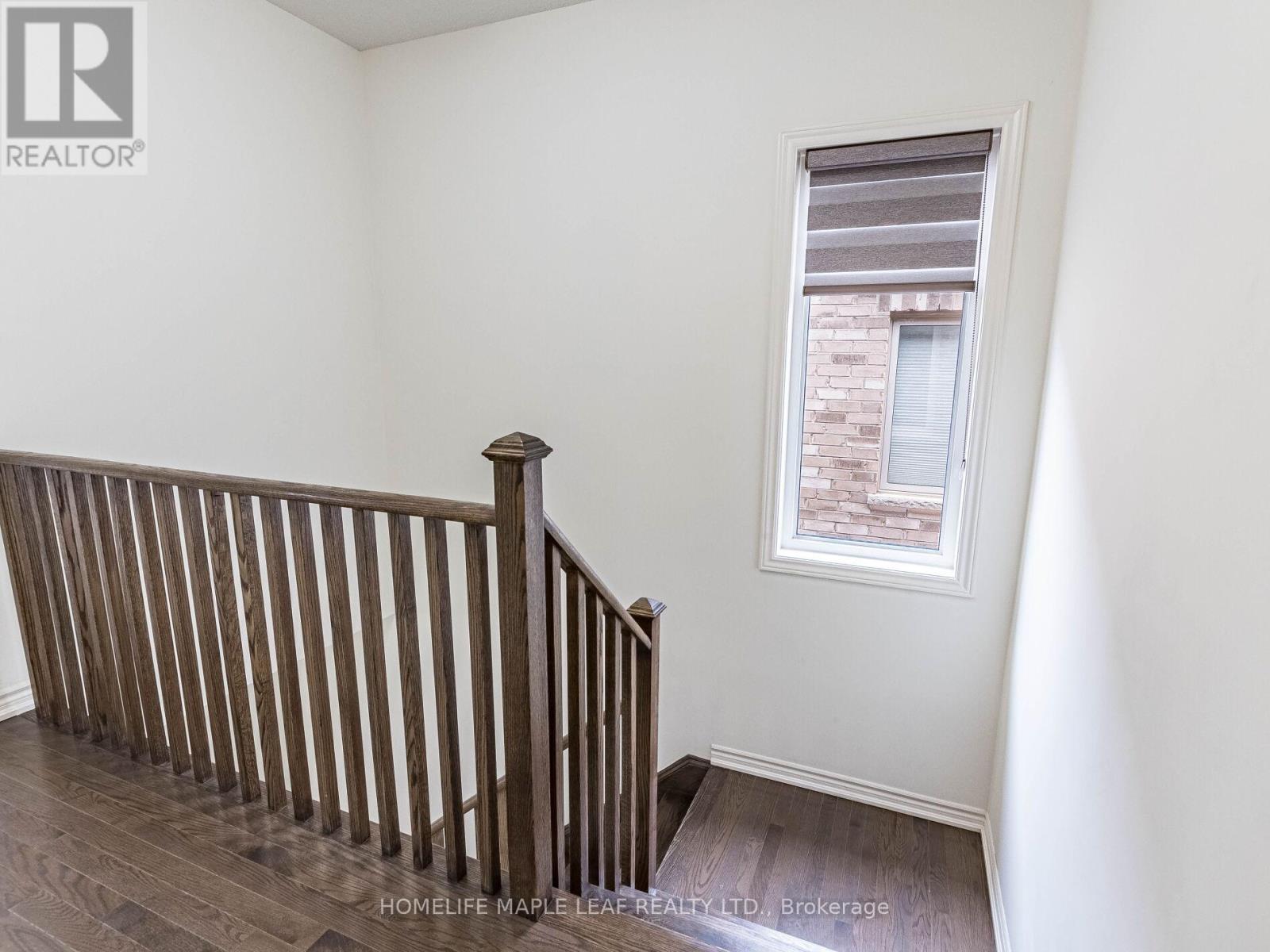 Photo 24 of 10 Truffle Court, Brampton ON