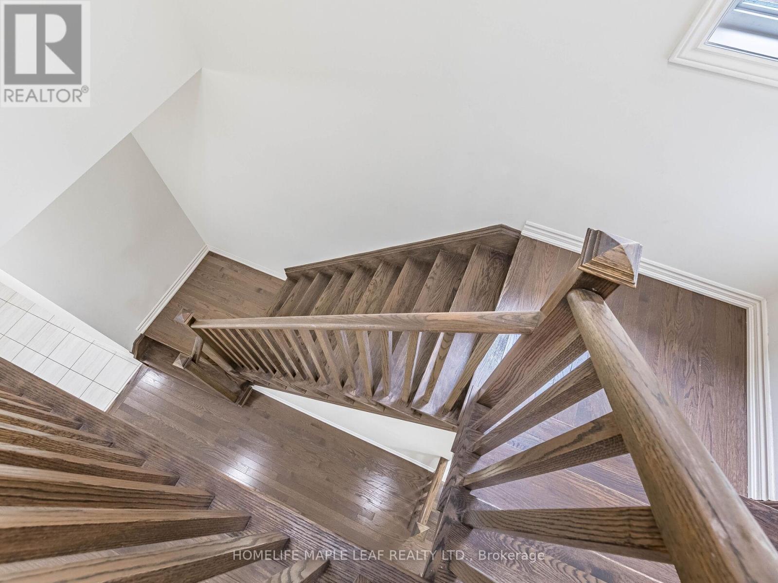 Photo 25 of 10 Truffle Court, Brampton ON