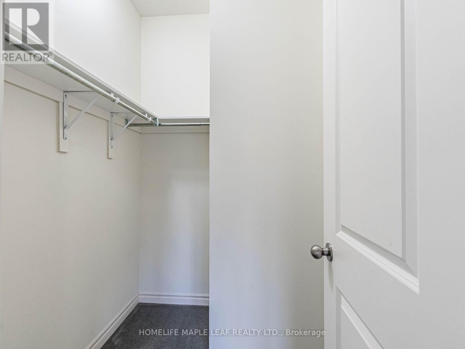 Photo 32 of 10 Truffle Court, Brampton ON