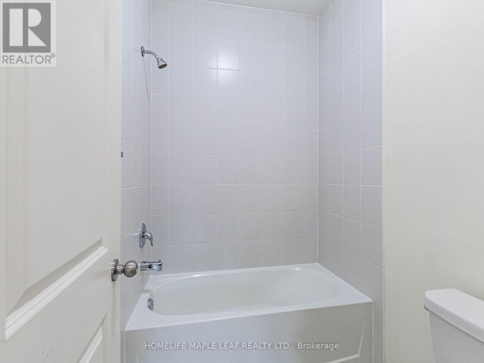 Photo 42 of 10 Truffle Court, Brampton ON