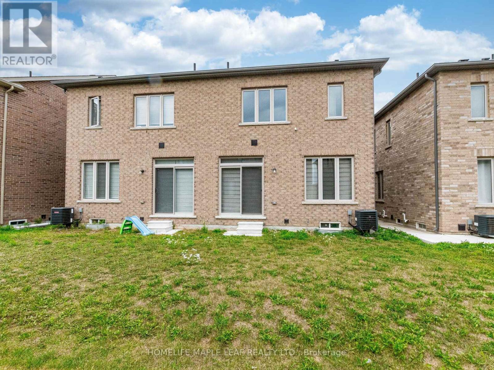 Photo 48 of 10 Truffle Court, Brampton ON