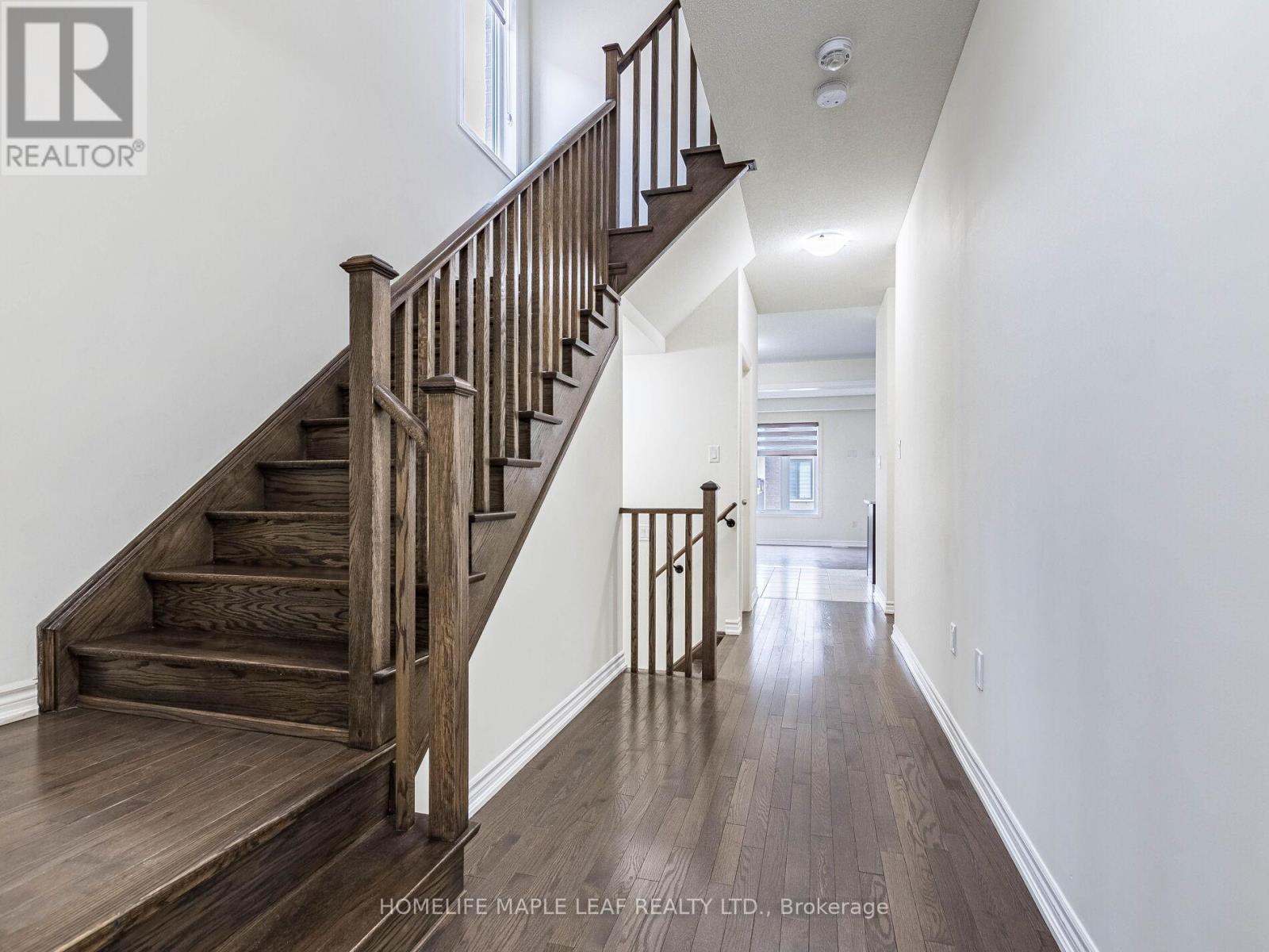 Photo 7 of 10 Truffle Court, Brampton ON