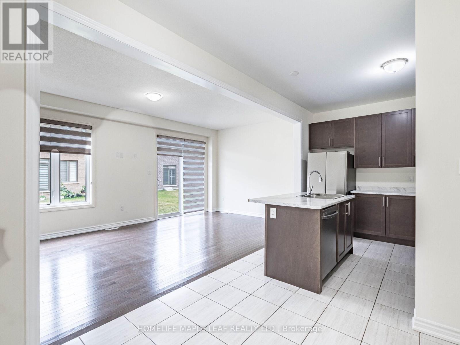 Photo 9 of 10 Truffle Court, Brampton ON
