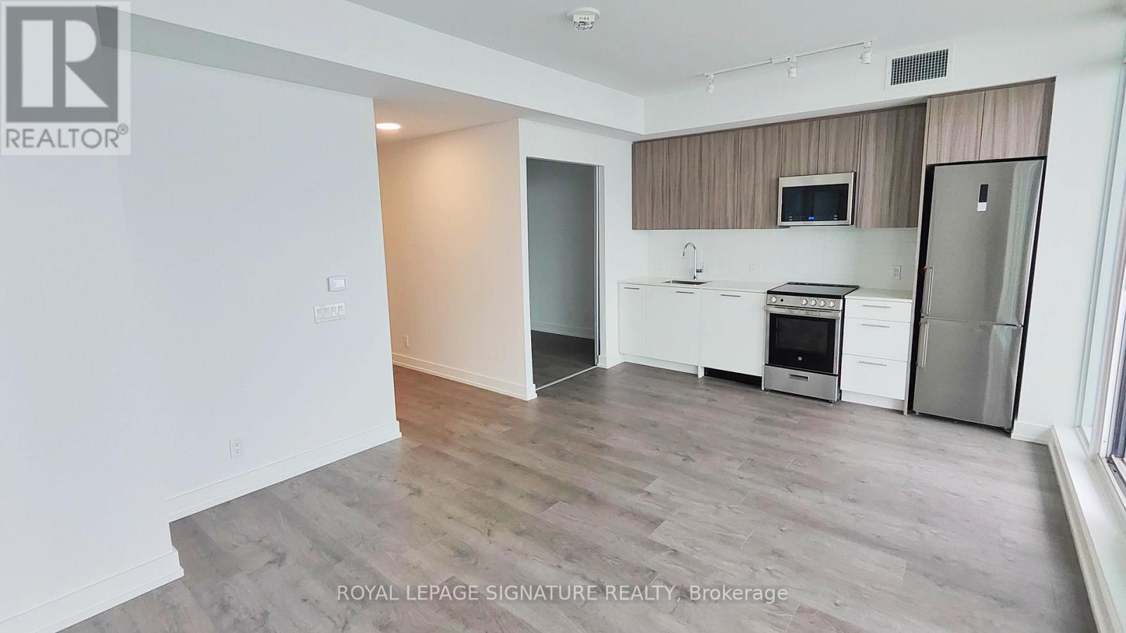 Photo 9 of 1010 225 Veterans Drive, Brampton ON
