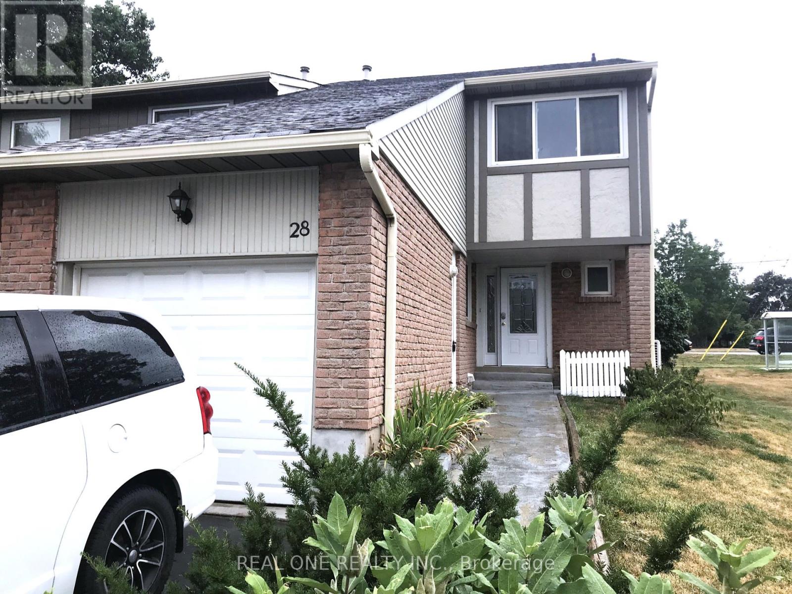 Photo 20 of 28 1580 Lancaster Drive, Oakville ON