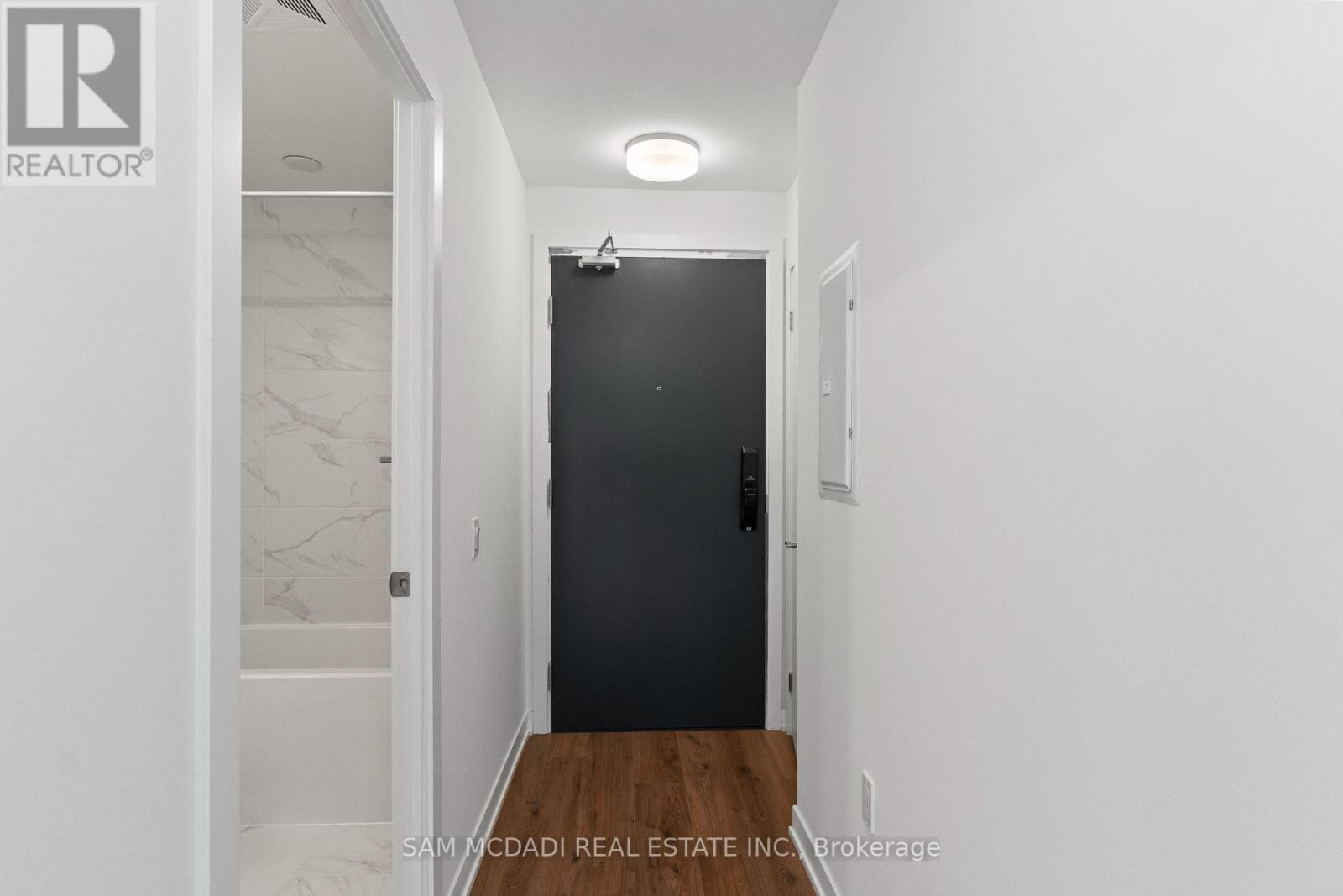 Photo 6 of 819 395 Dundas Street, Oakville ON