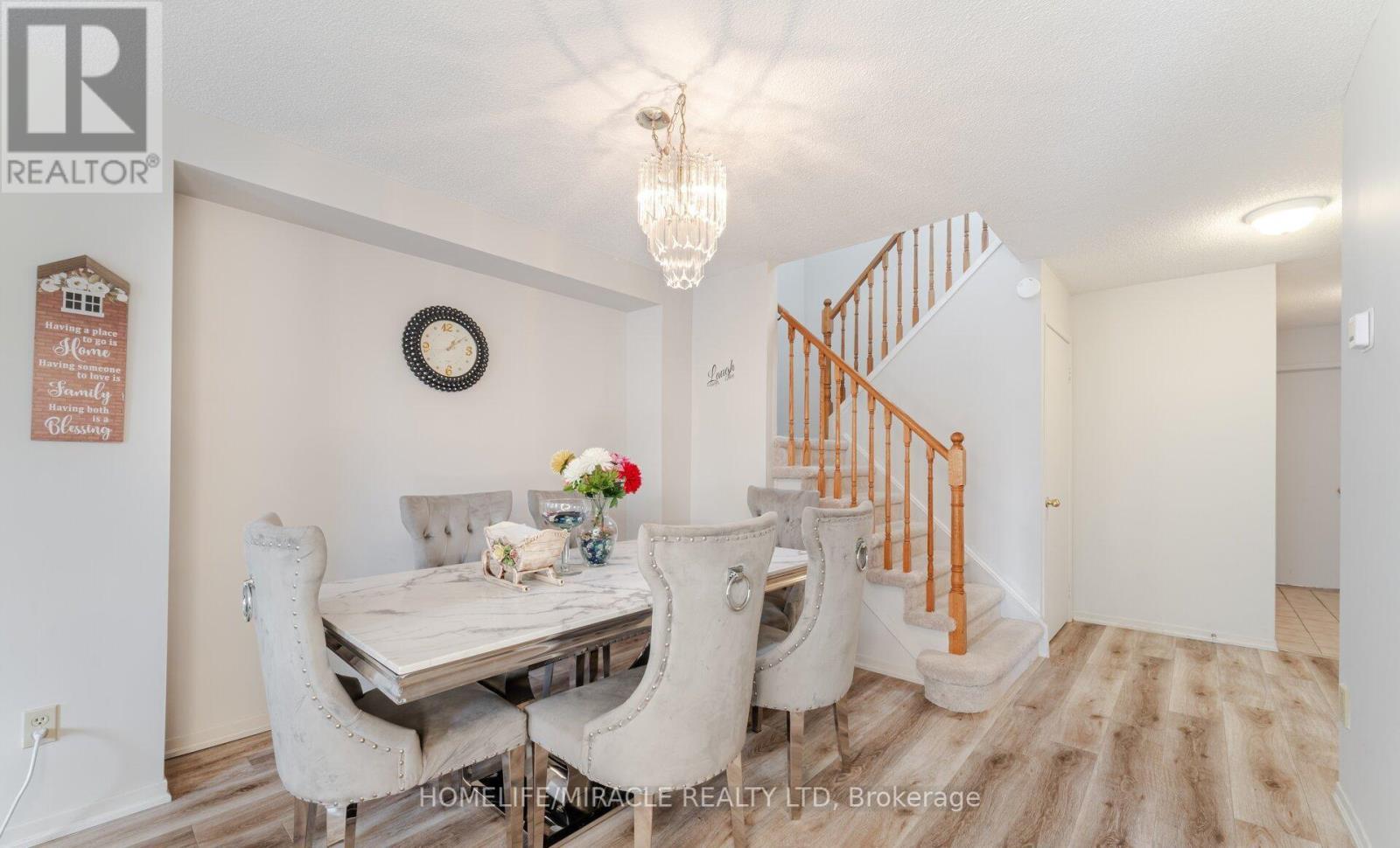 Photo 21 of 20 Wayne Nicol Drive, Brampton ON