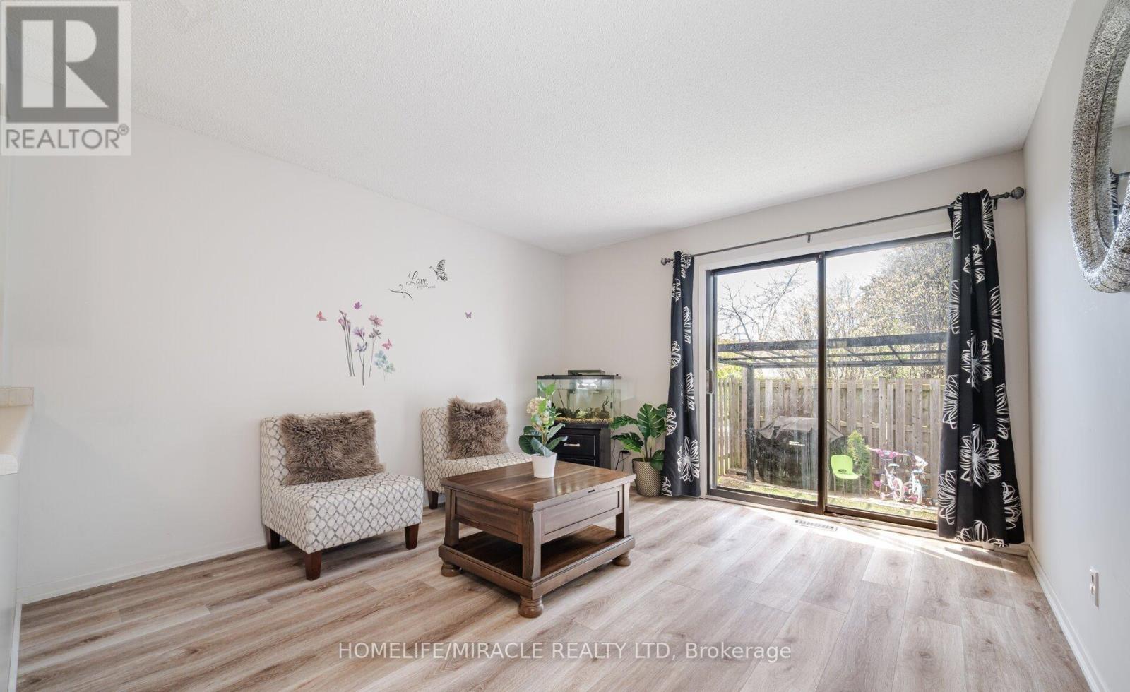 Photo 23 of 20 Wayne Nicol Drive, Brampton ON
