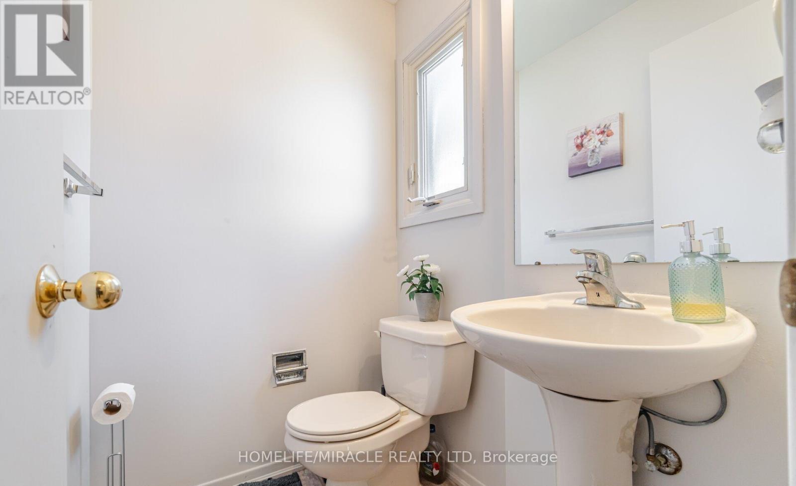 Photo 27 of 20 Wayne Nicol Drive, Brampton ON