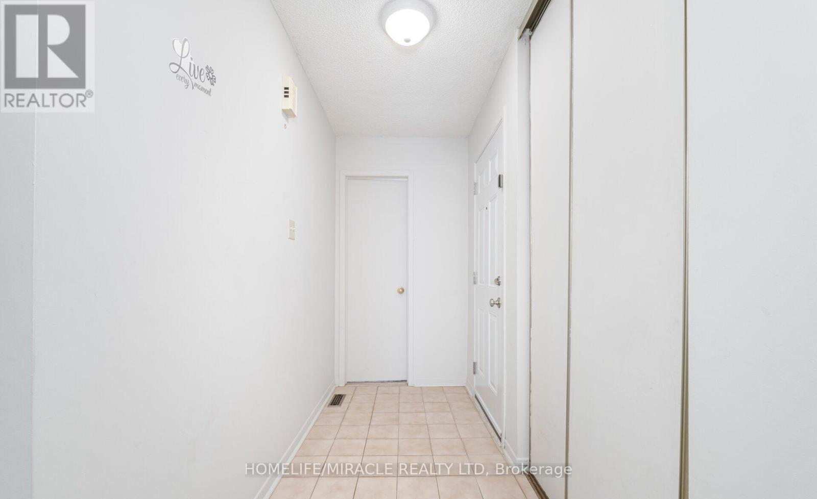 Photo 28 of 20 Wayne Nicol Drive, Brampton ON