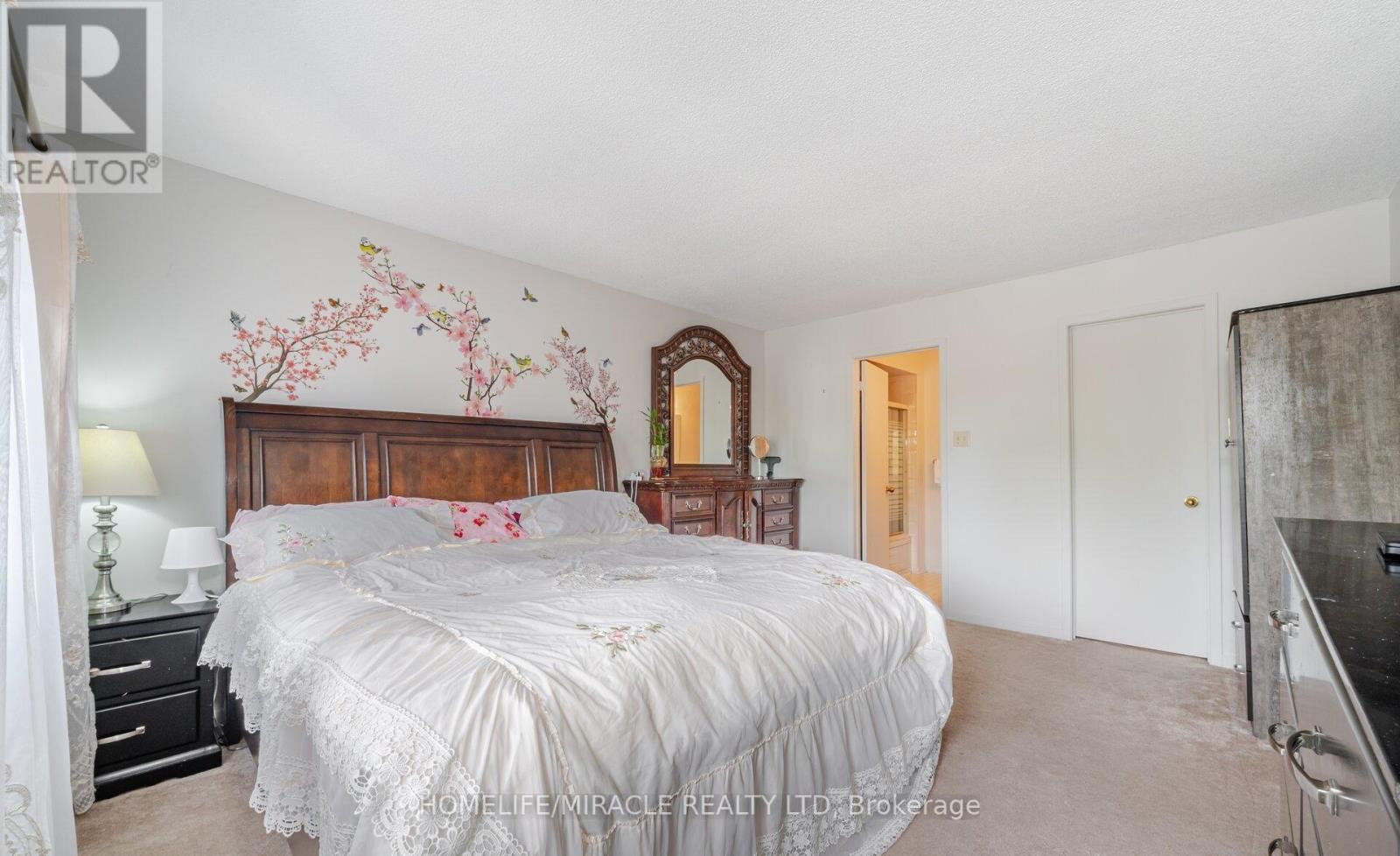 Photo 31 of 20 Wayne Nicol Drive, Brampton ON