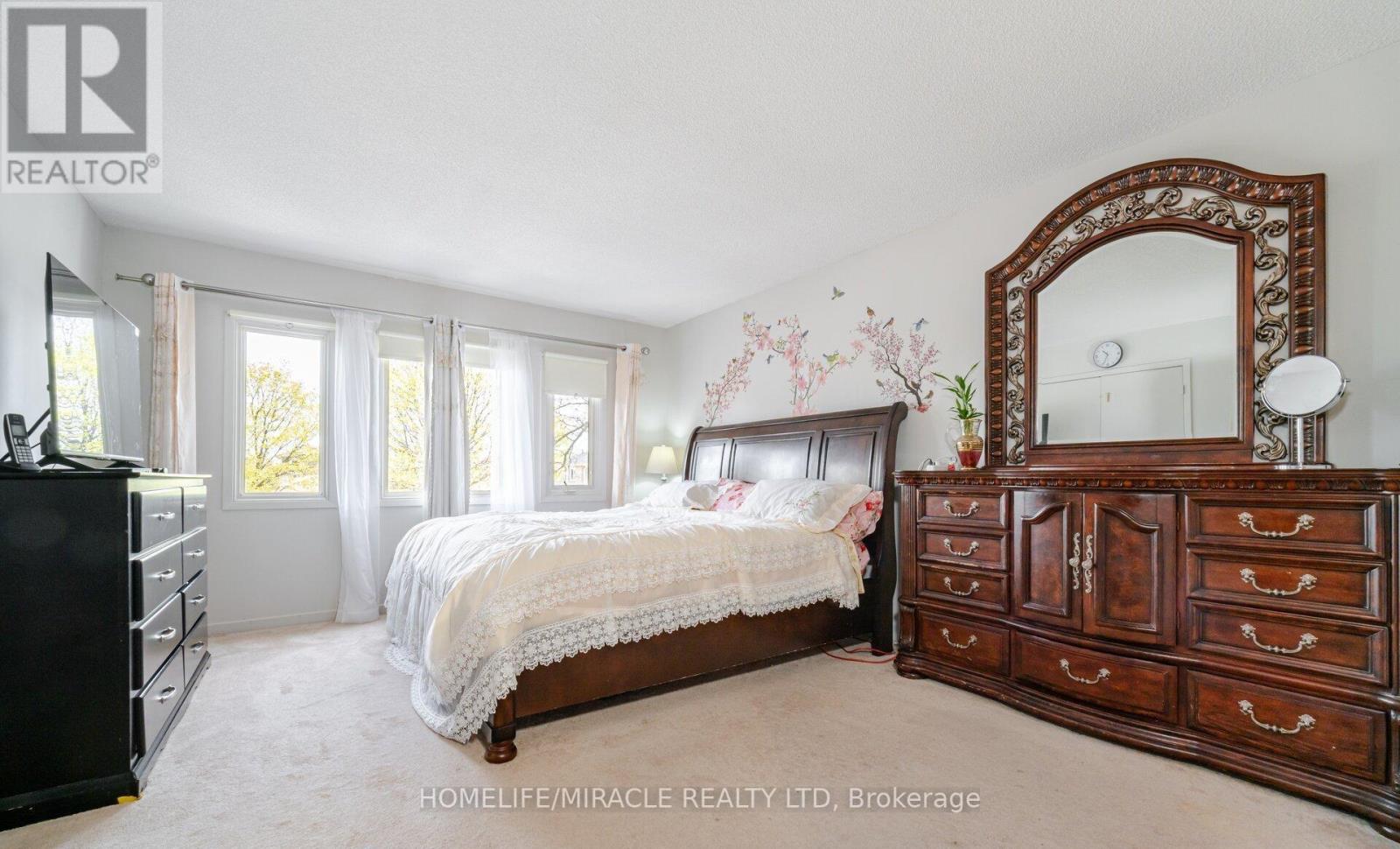Photo 32 of 20 Wayne Nicol Drive, Brampton ON