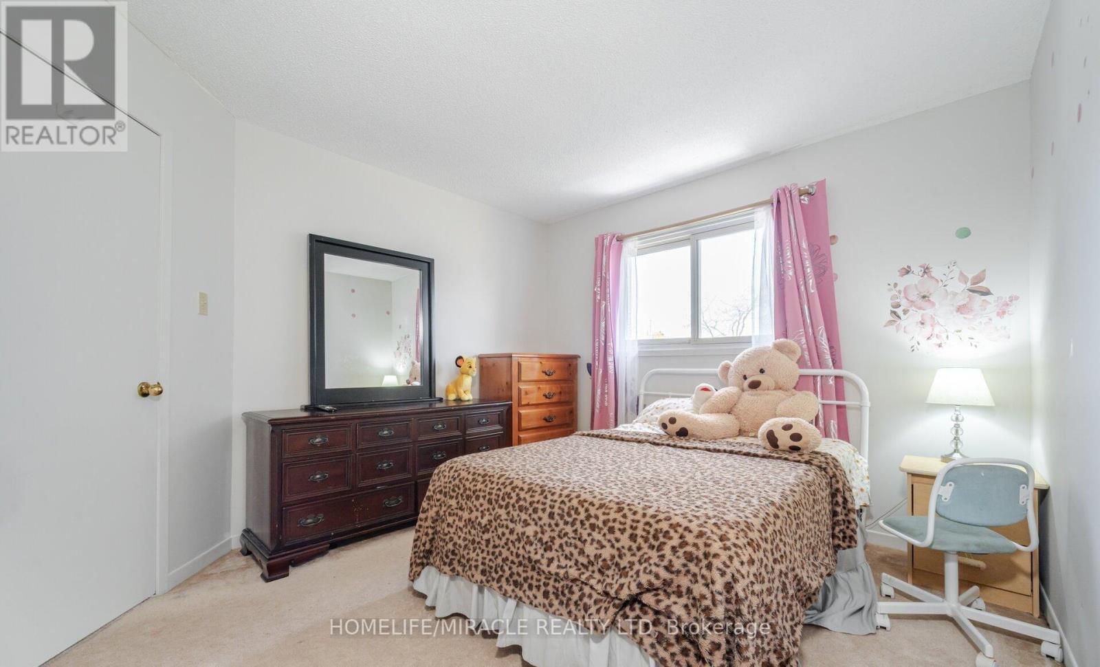 Photo 34 of 20 Wayne Nicol Drive, Brampton ON
