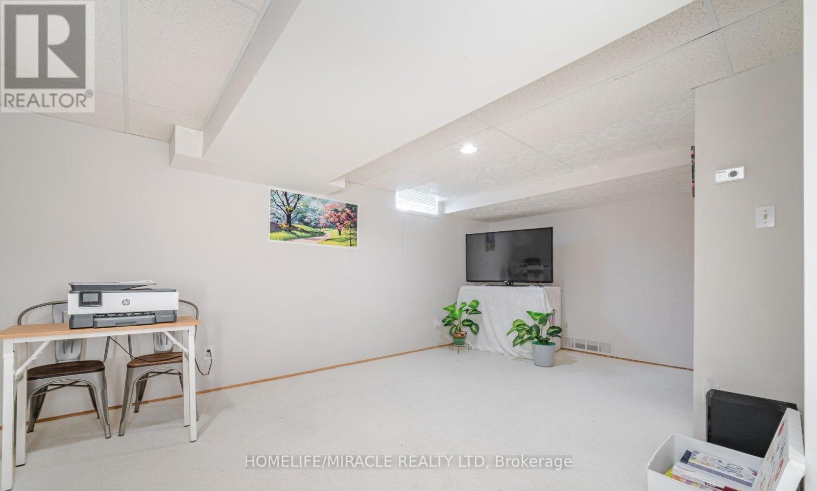 Photo 38 of 20 Wayne Nicol Drive, Brampton ON