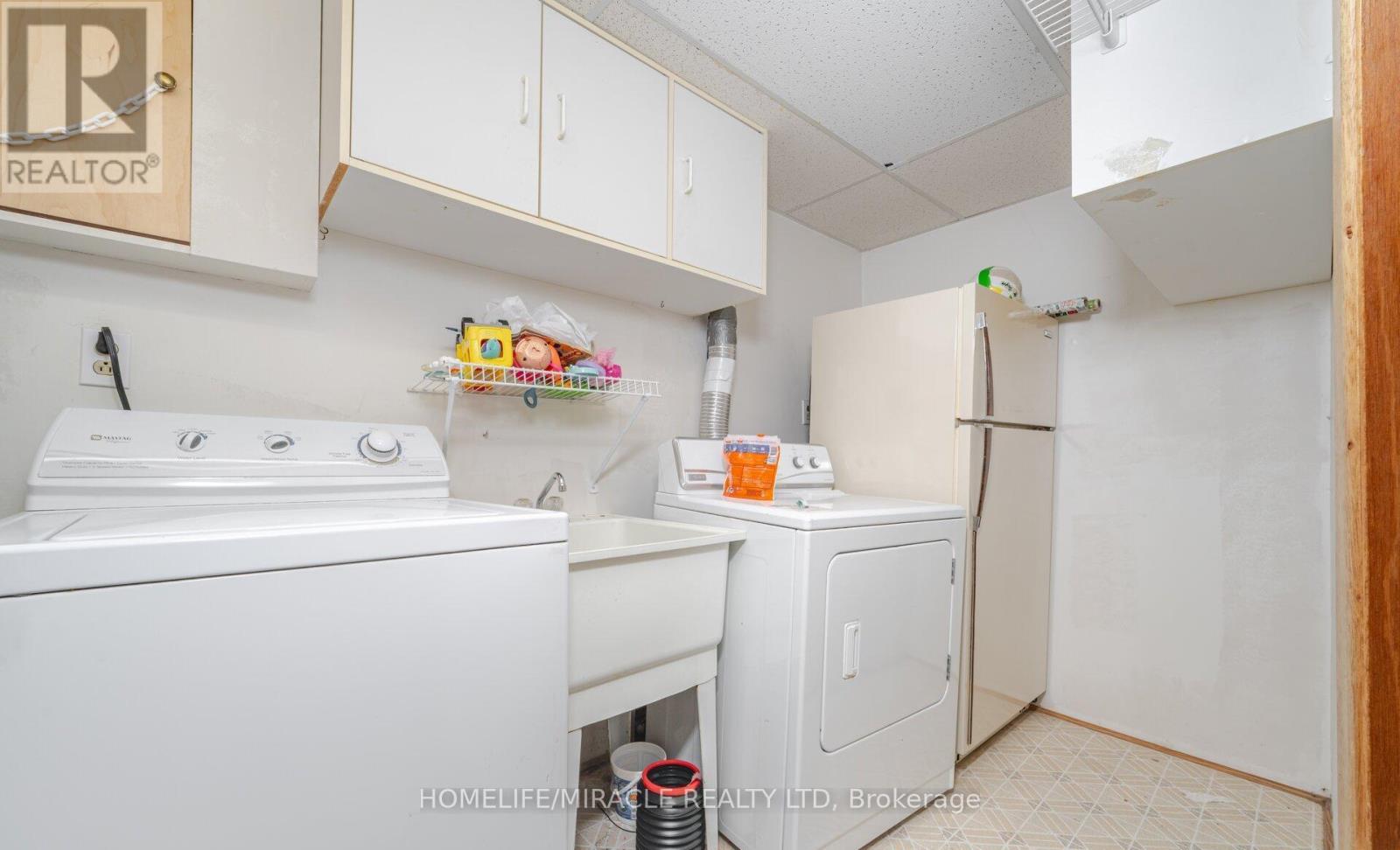Photo 40 of 20 Wayne Nicol Drive, Brampton ON
