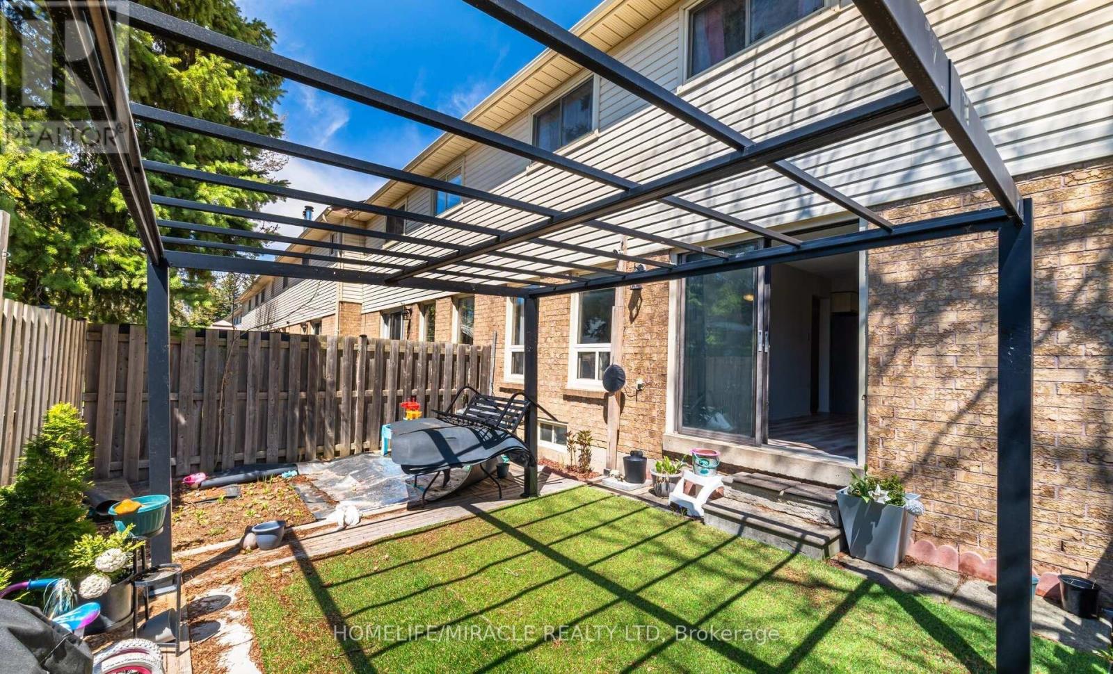 Photo 44 of 20 Wayne Nicol Drive, Brampton ON