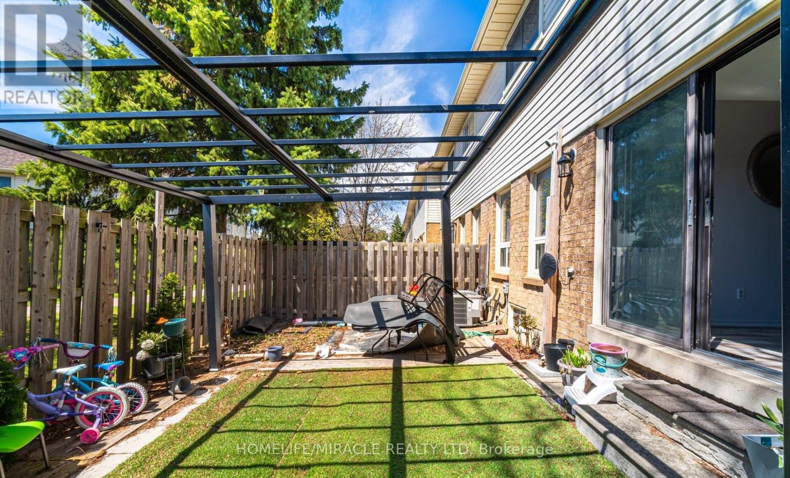 Photo 45 of 20 Wayne Nicol Drive, Brampton ON