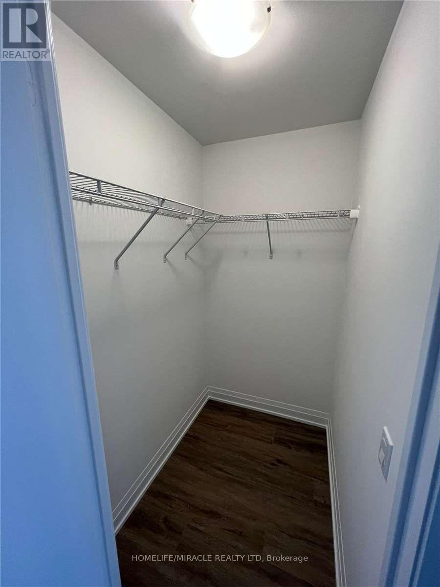Photo 3 of 2705 251 Manitoba Street, Toronto ON