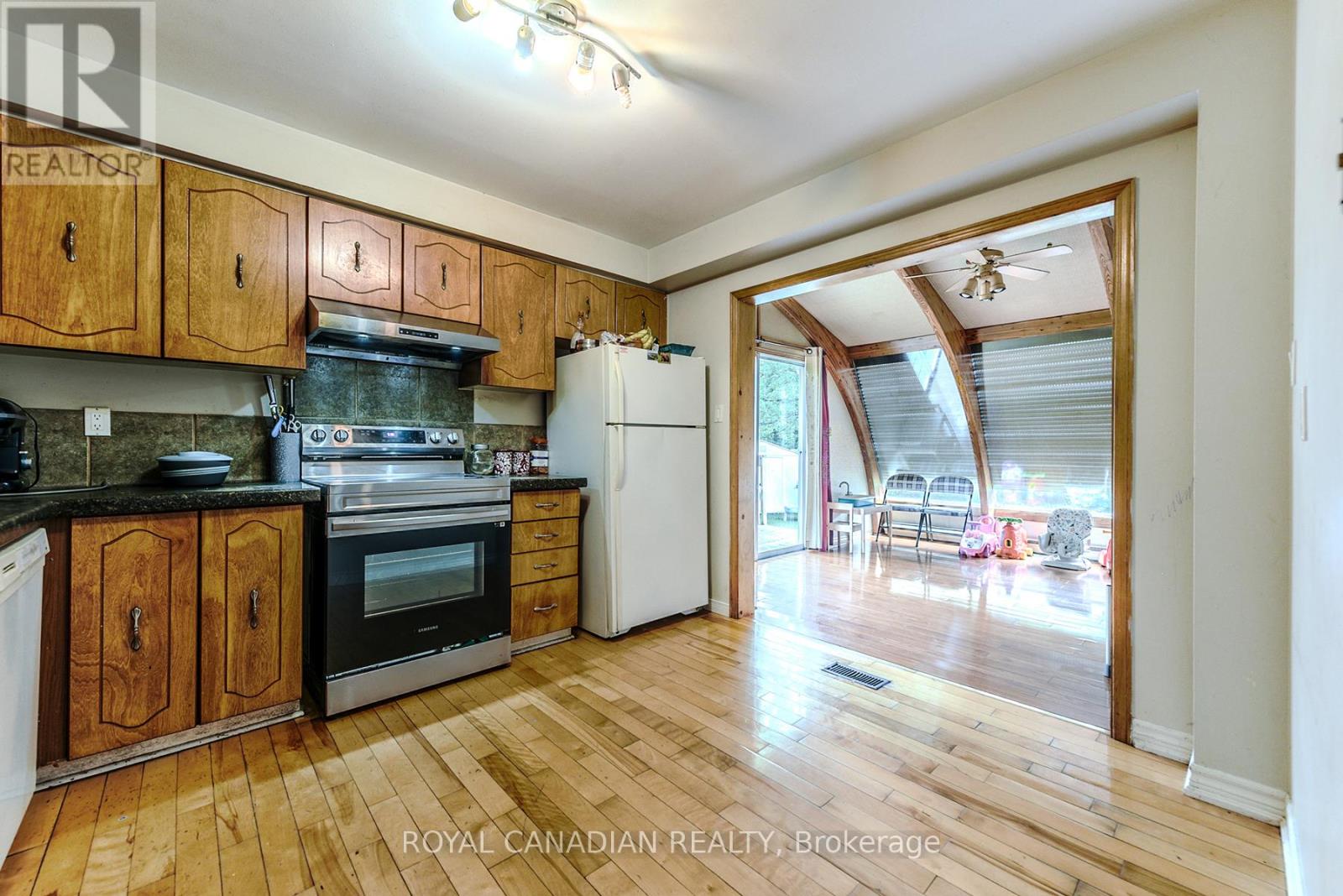 Photo 10 of 2 Mayberry Court, Brampton ON
