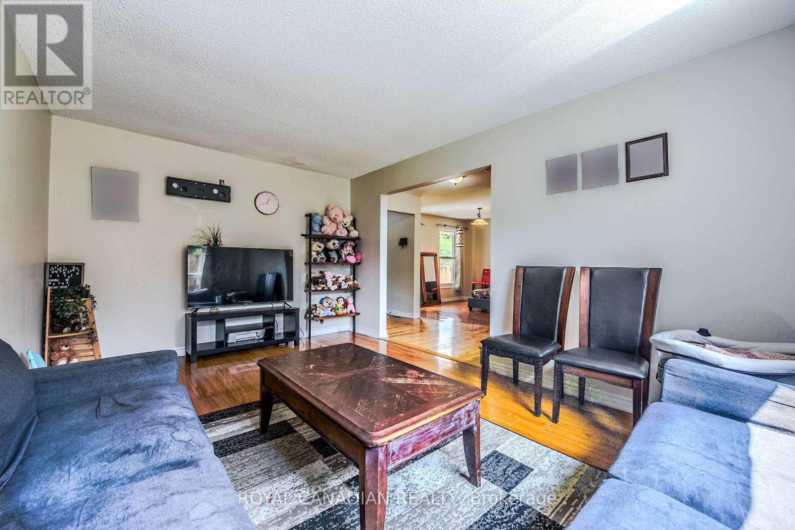 Photo 12 of 2 Mayberry Court, Brampton ON