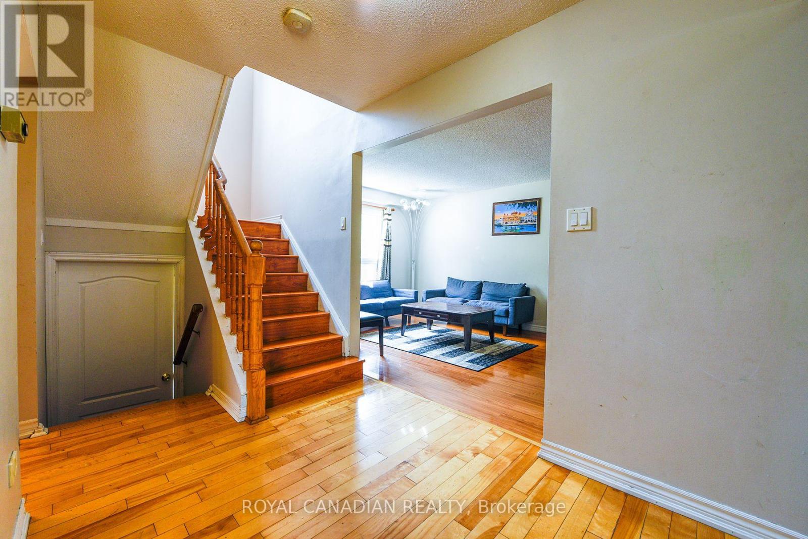 Photo 15 of 2 Mayberry Court, Brampton ON