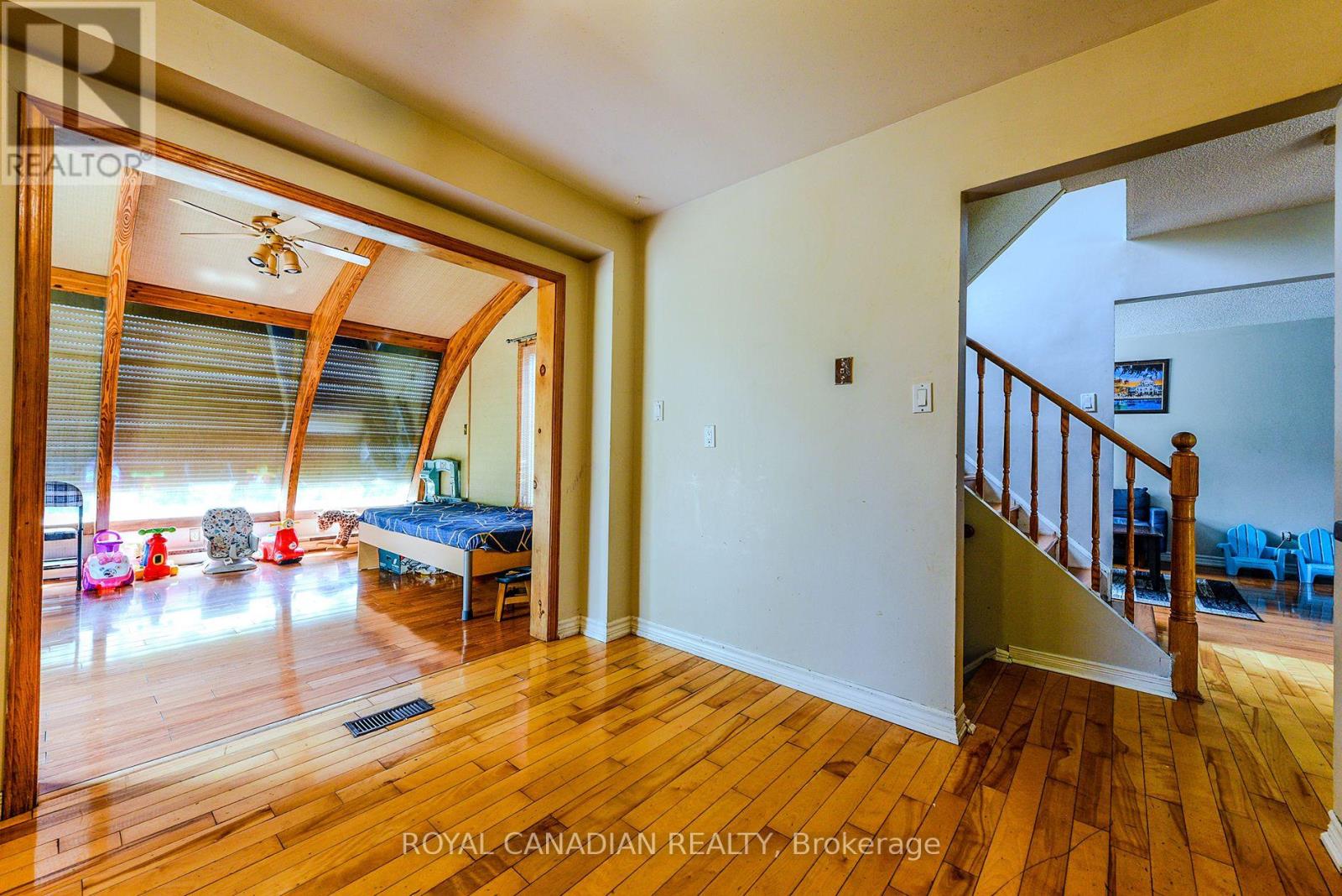Photo 16 of 2 Mayberry Court, Brampton ON