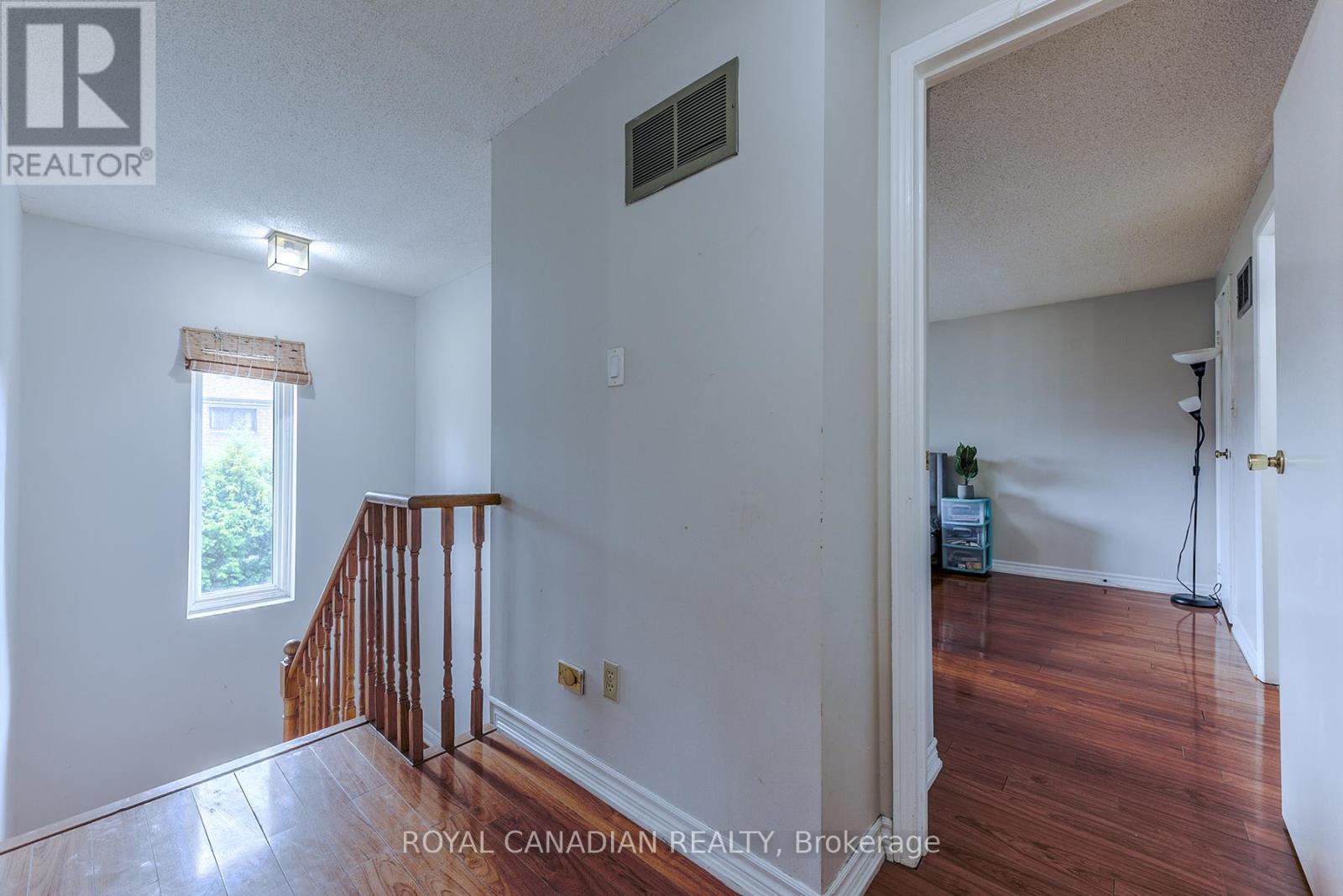 Photo 20 of 2 Mayberry Court, Brampton ON