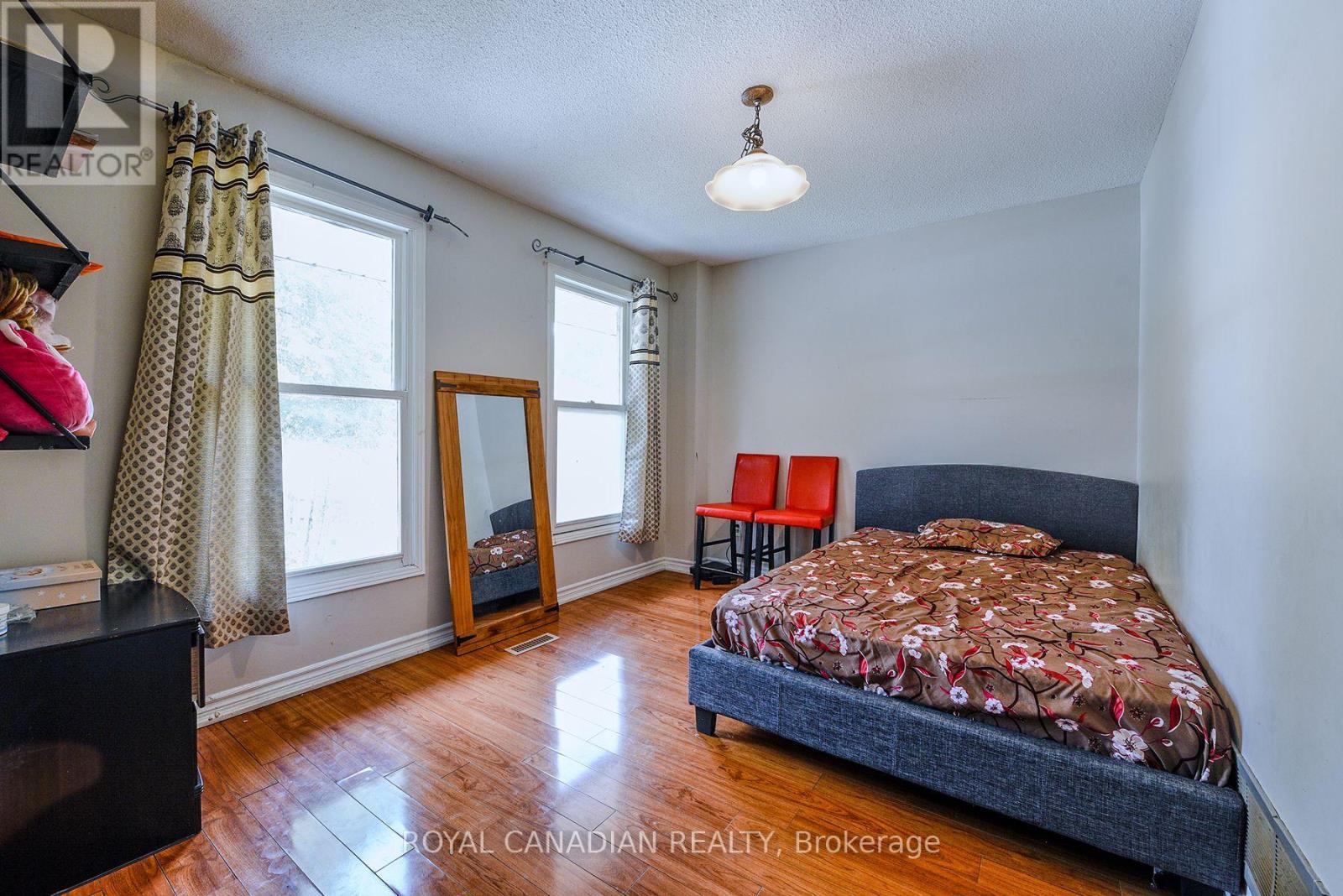 Photo 32 of 2 Mayberry Court, Brampton ON