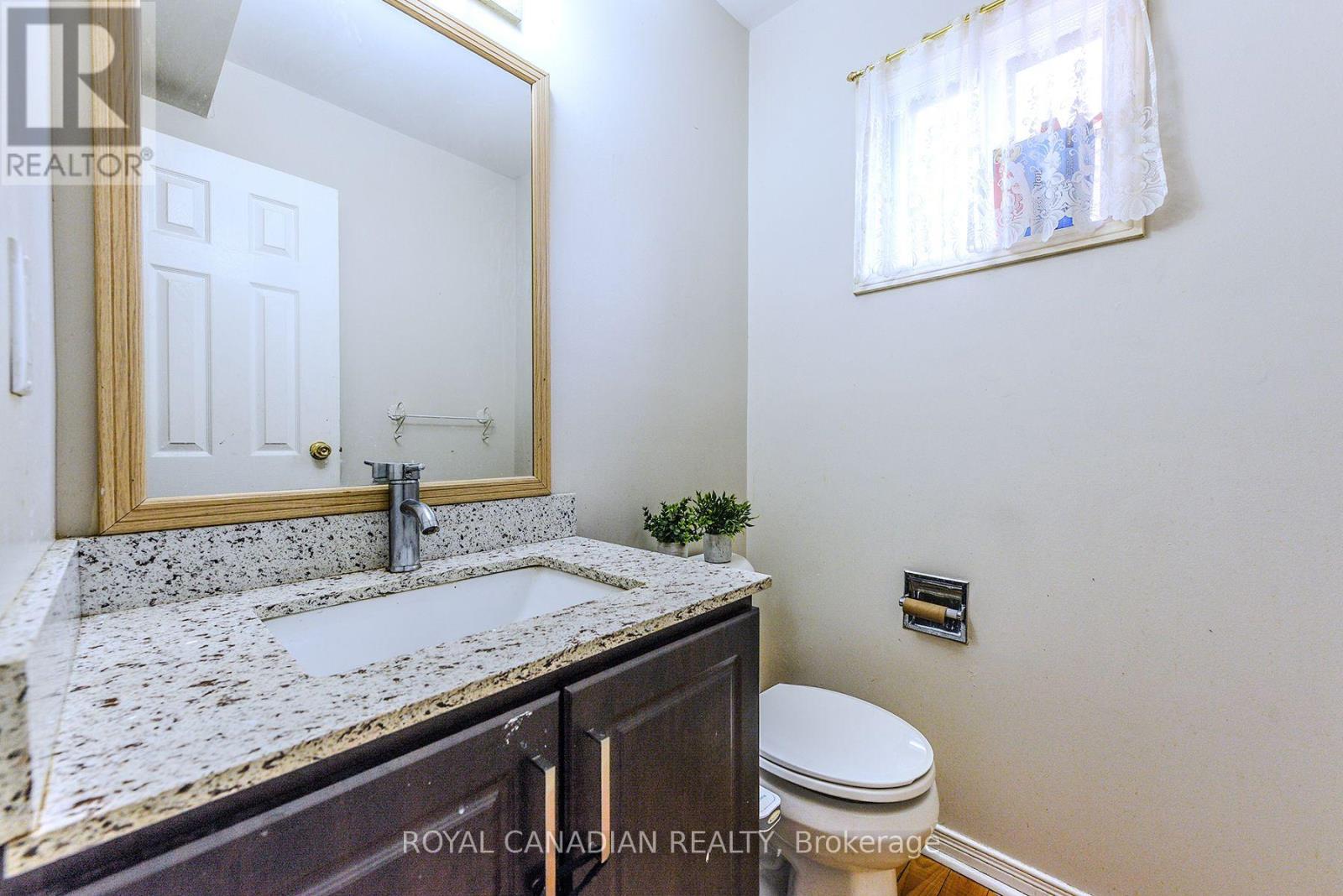 Photo 34 of 2 Mayberry Court, Brampton ON