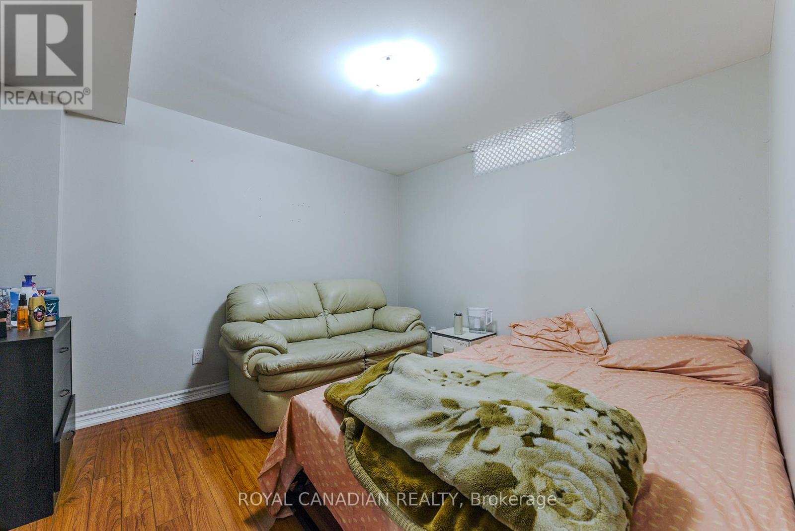 Photo 39 of 2 Mayberry Court, Brampton ON