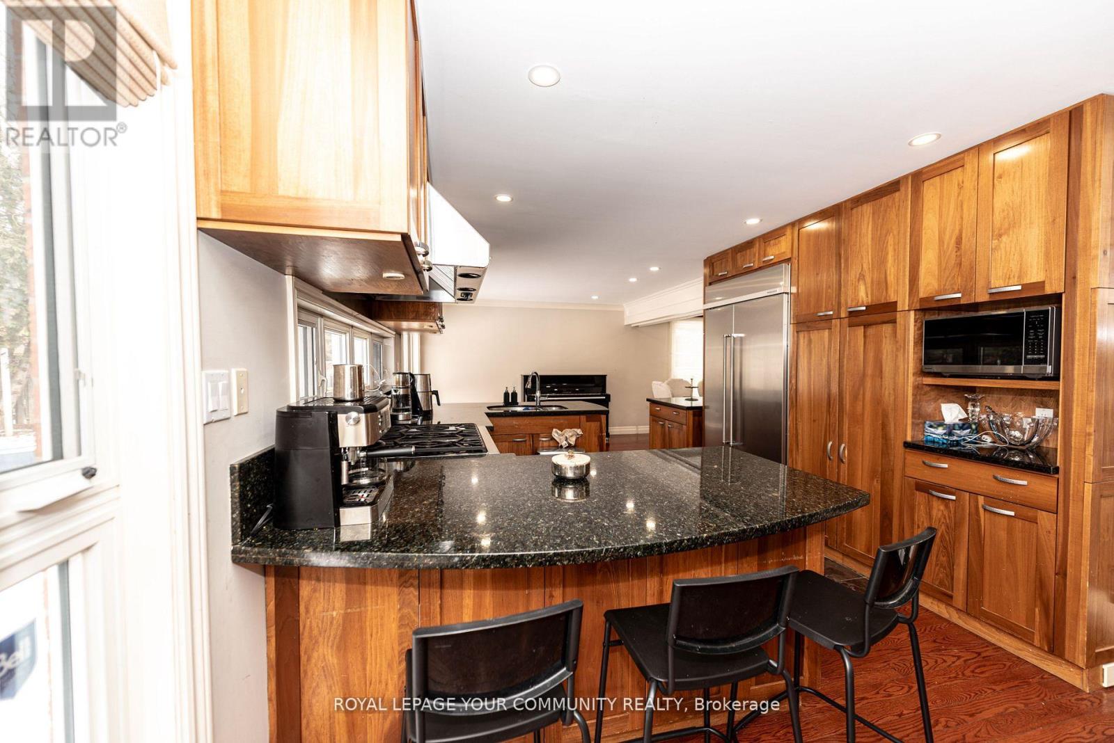 Photo 34 of 91 Winchester Lane, Richmond Hill ON
