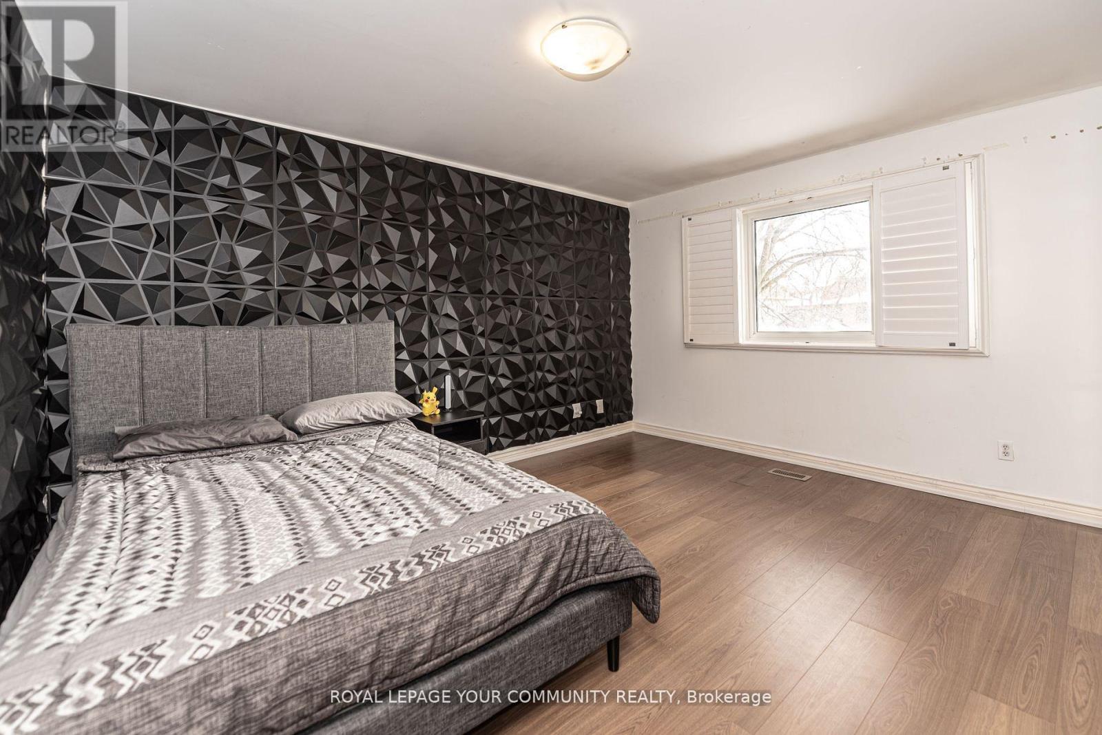 Photo 5 of 91 Winchester Lane, Richmond Hill ON
