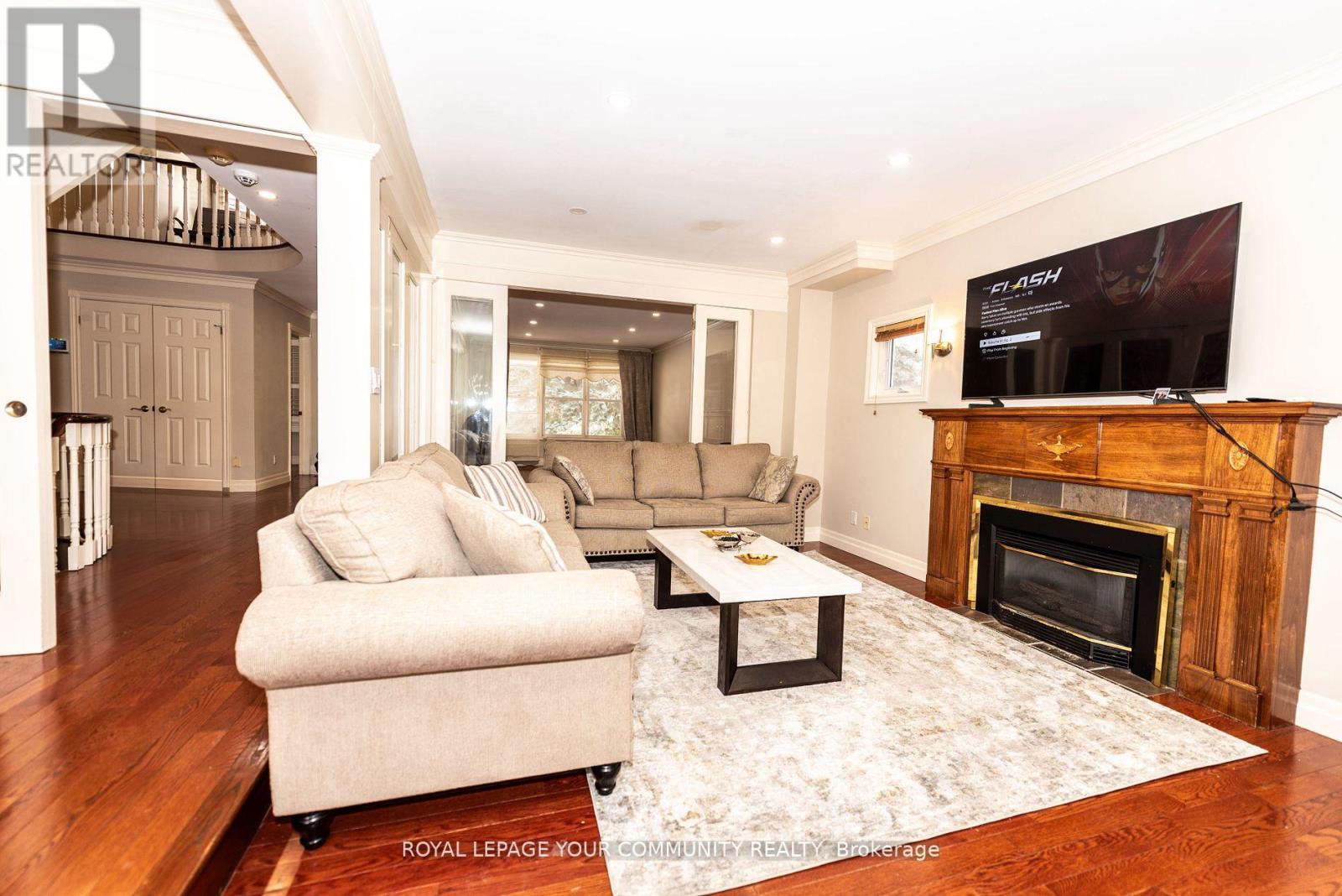 Photo 20 of 91 Winchester Lane, Richmond Hill ON