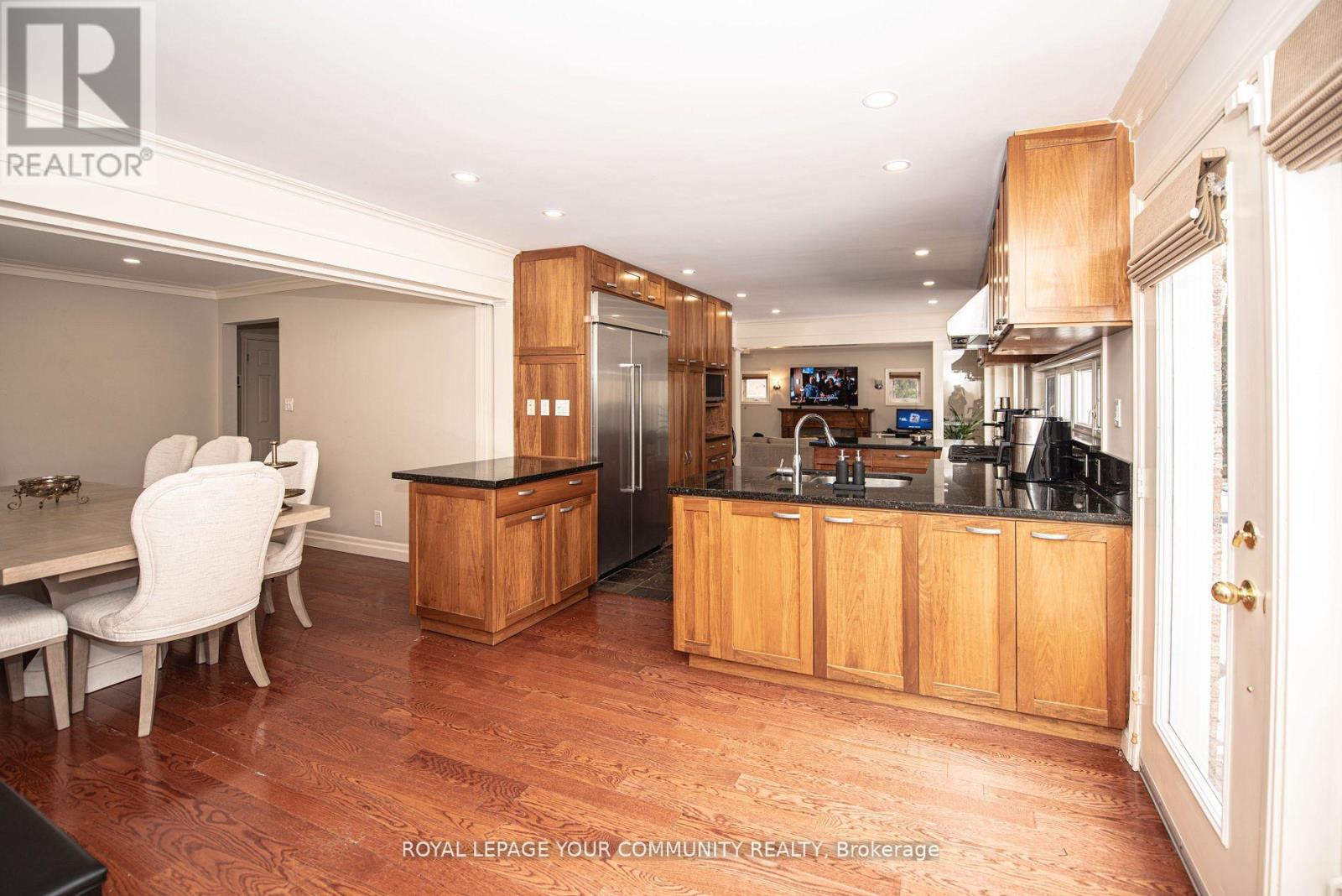 Photo 23 of 91 Winchester Lane, Richmond Hill ON
